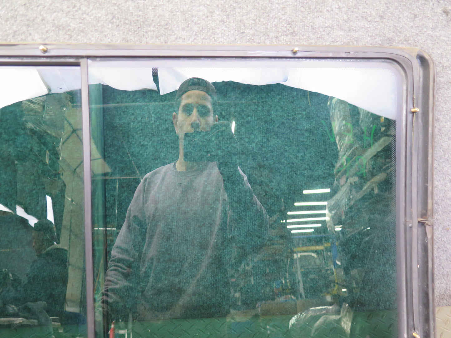 97-00 VW Eurovan T4 Center Right Movable Glass Window OEM