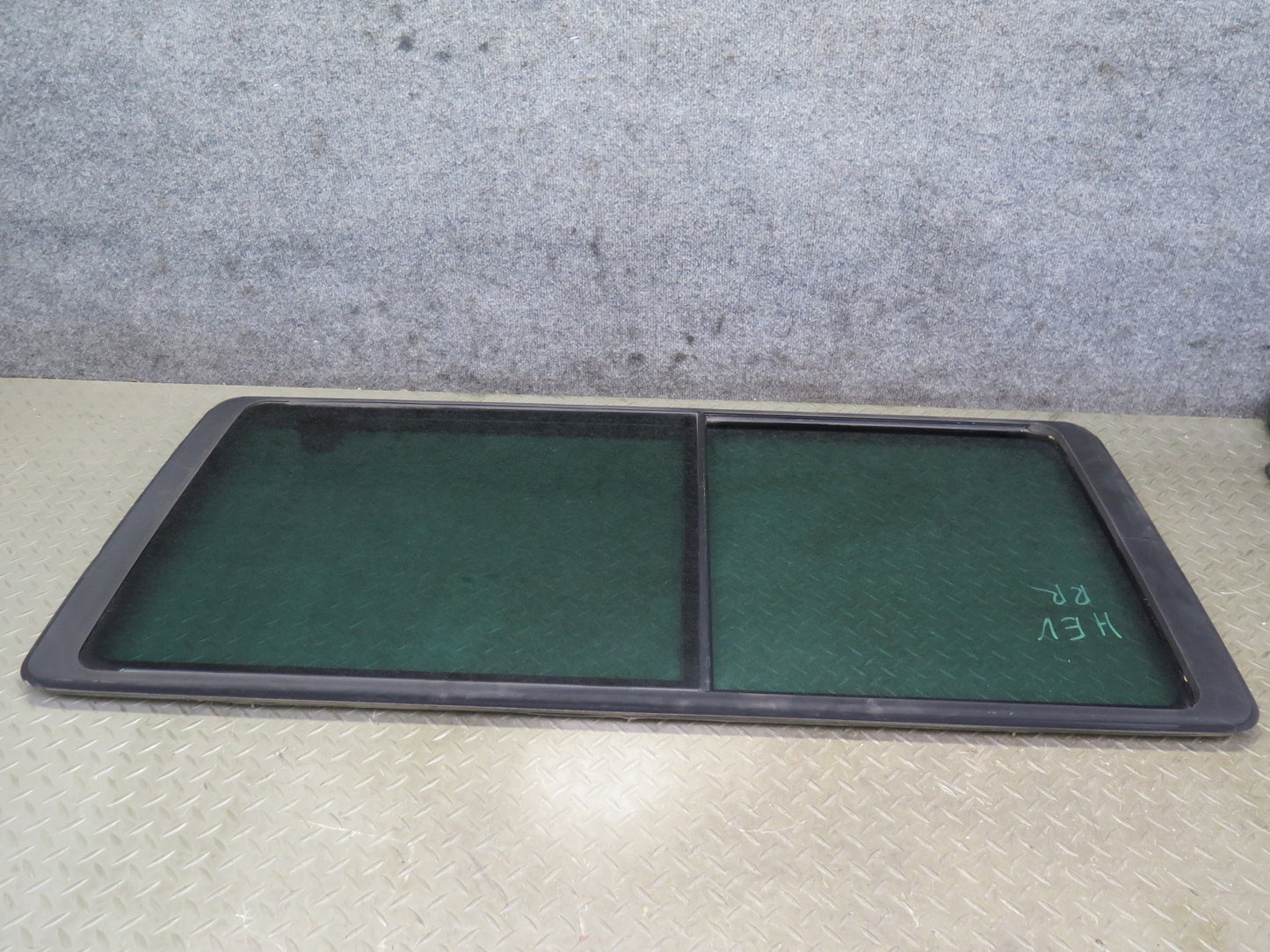 97-00 VW Eurovan T4 Center Right Movable Glass Window OEM