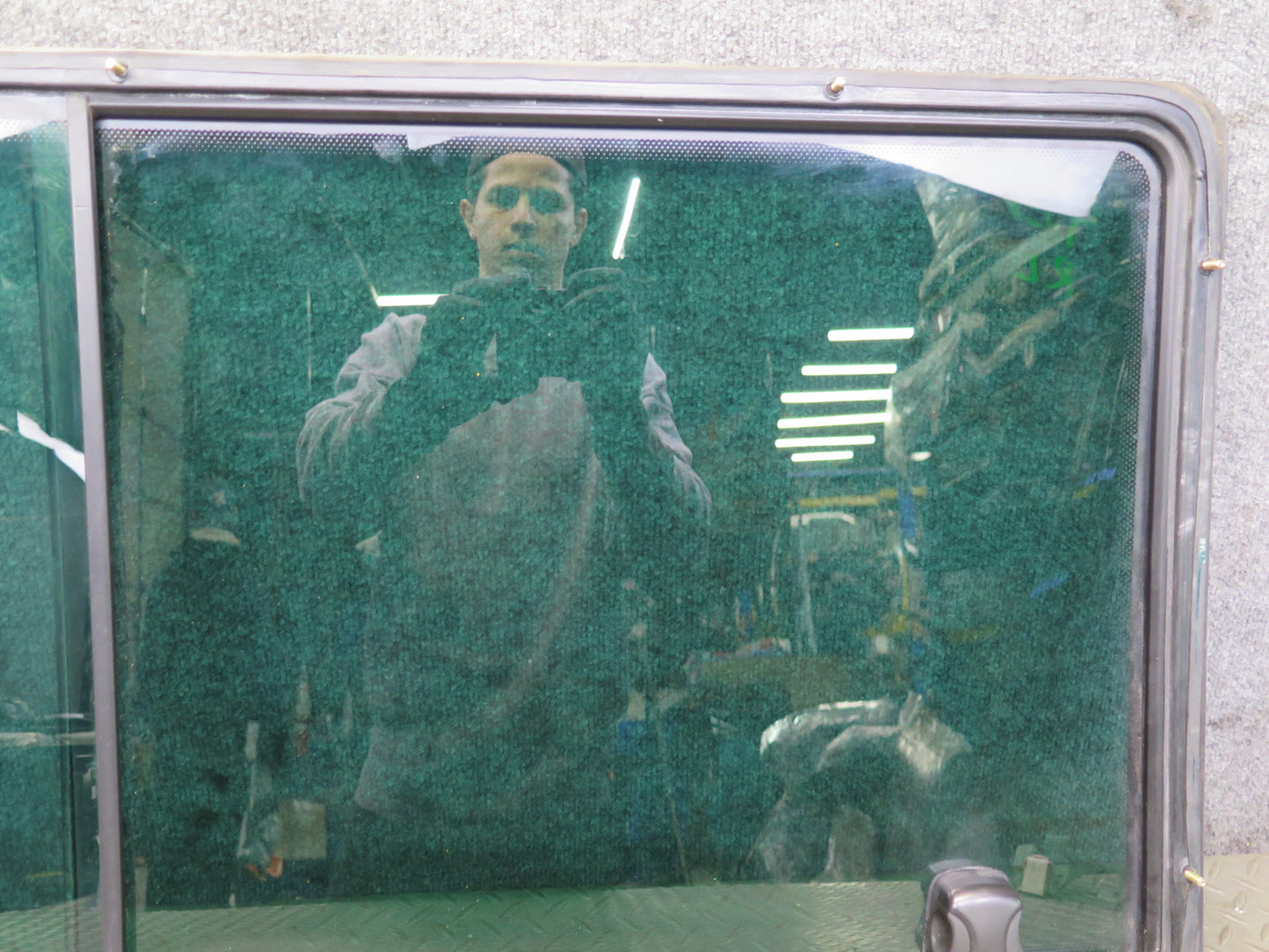 97-00 VW Eurovan T4 Center Left Movable Glass Window OEM