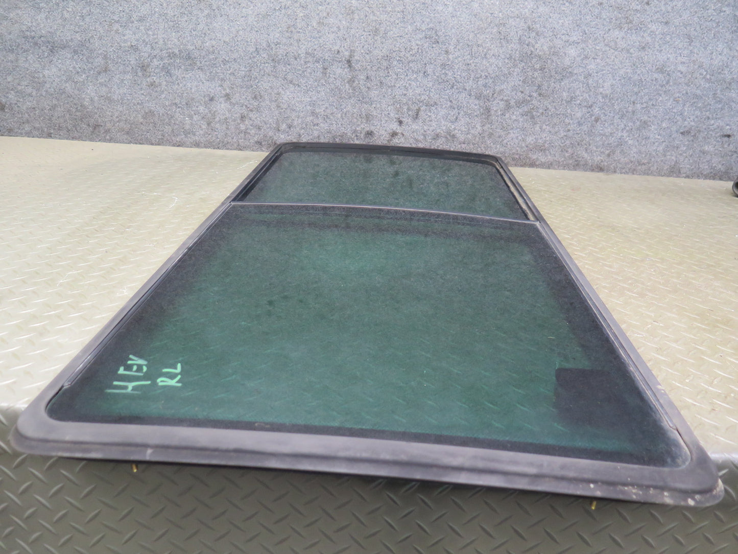 97-00 VW Eurovan T4 Center Left Movable Glass Window OEM