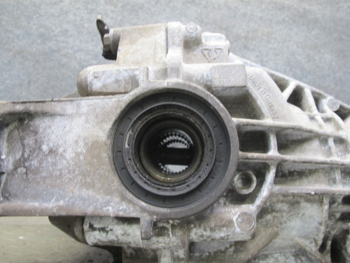 2011-2014 Porsche Cayenne S 958 4.8L Front Axle Differential Carrier 3.09