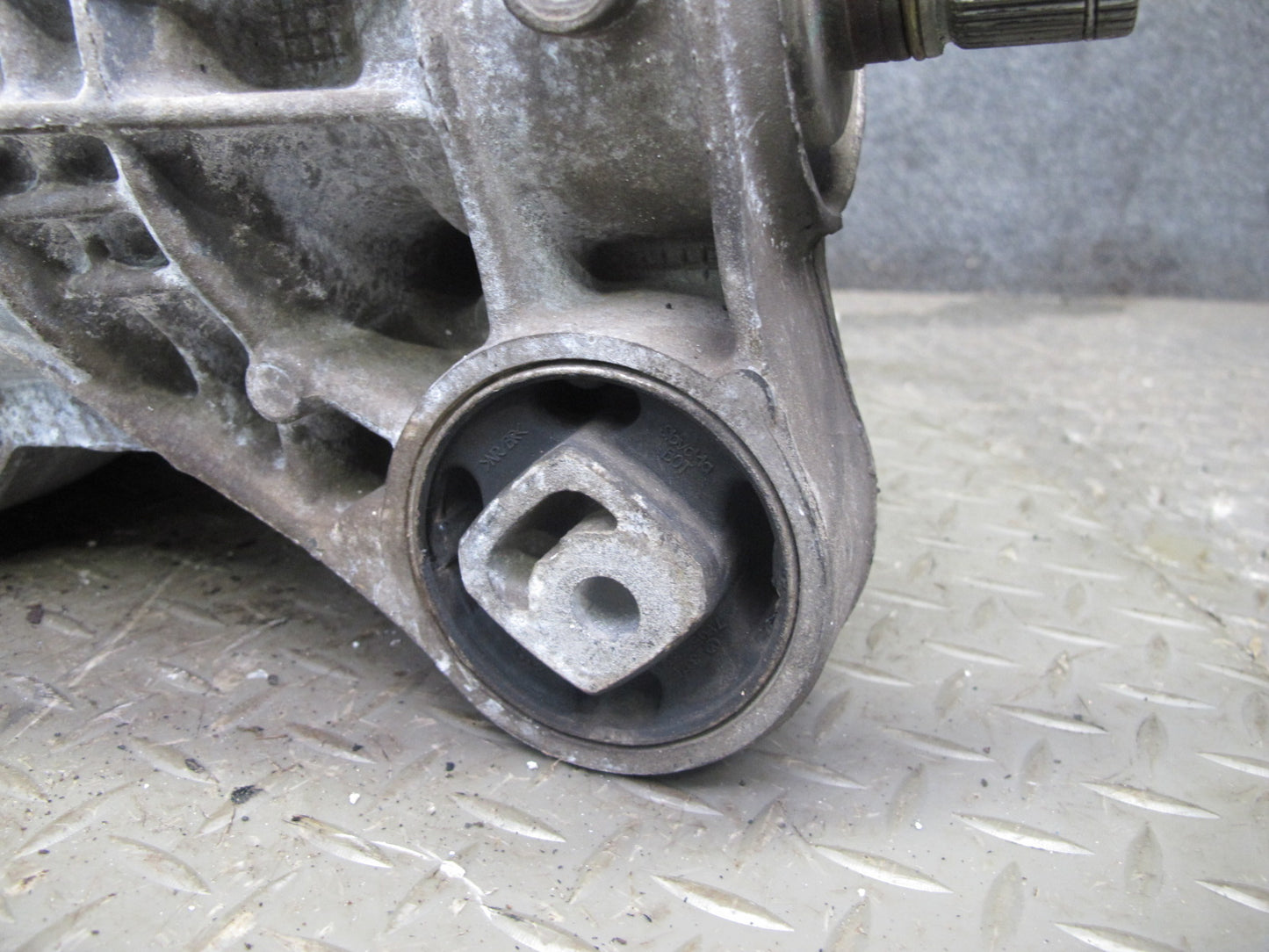 2011-2014 Porsche Cayenne S 958 4.8L Front Axle Differential Carrier 3.09