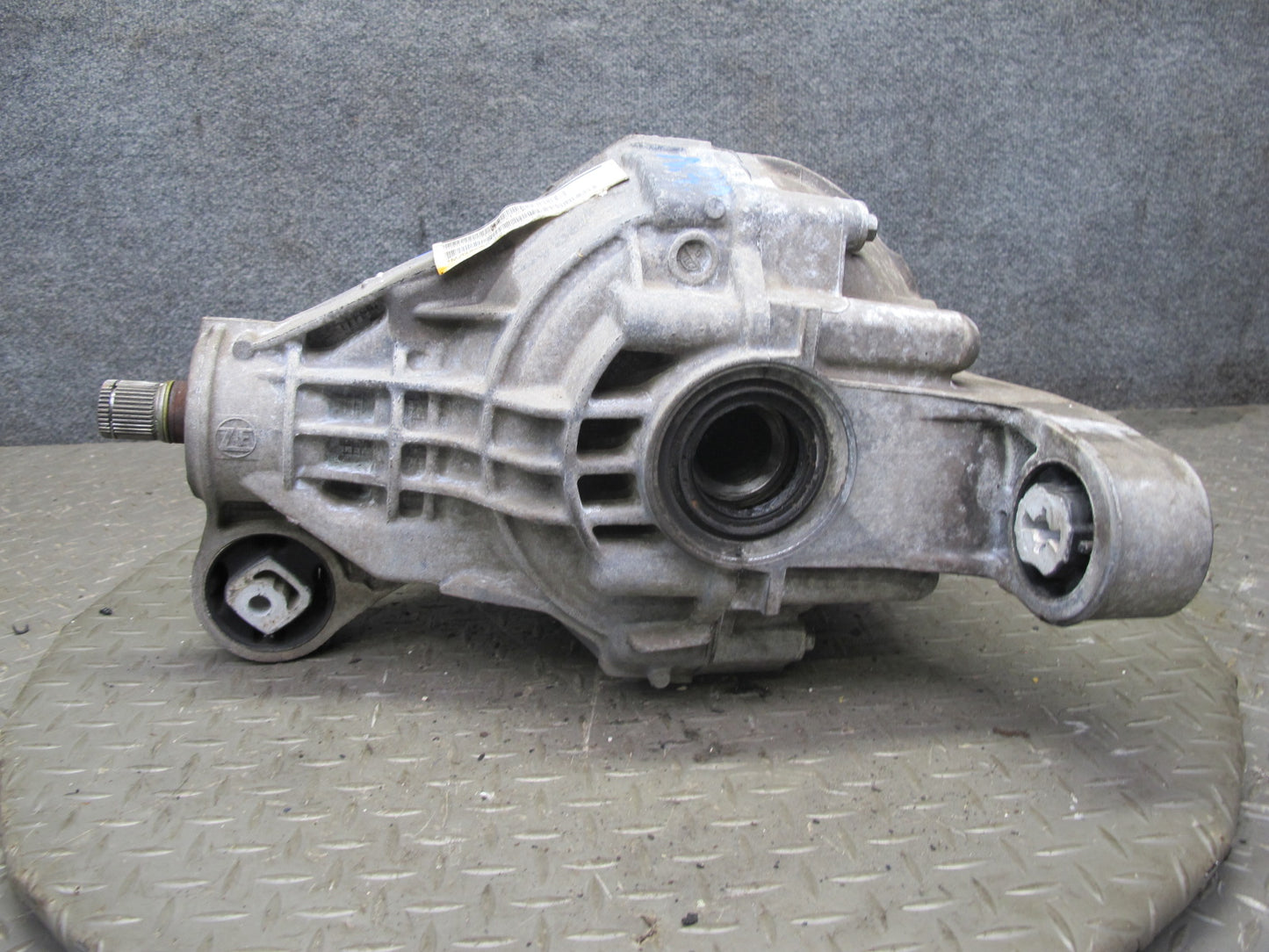 2011-2014 Porsche Cayenne S 958 4.8L Front Axle Differential Carrier 3.09