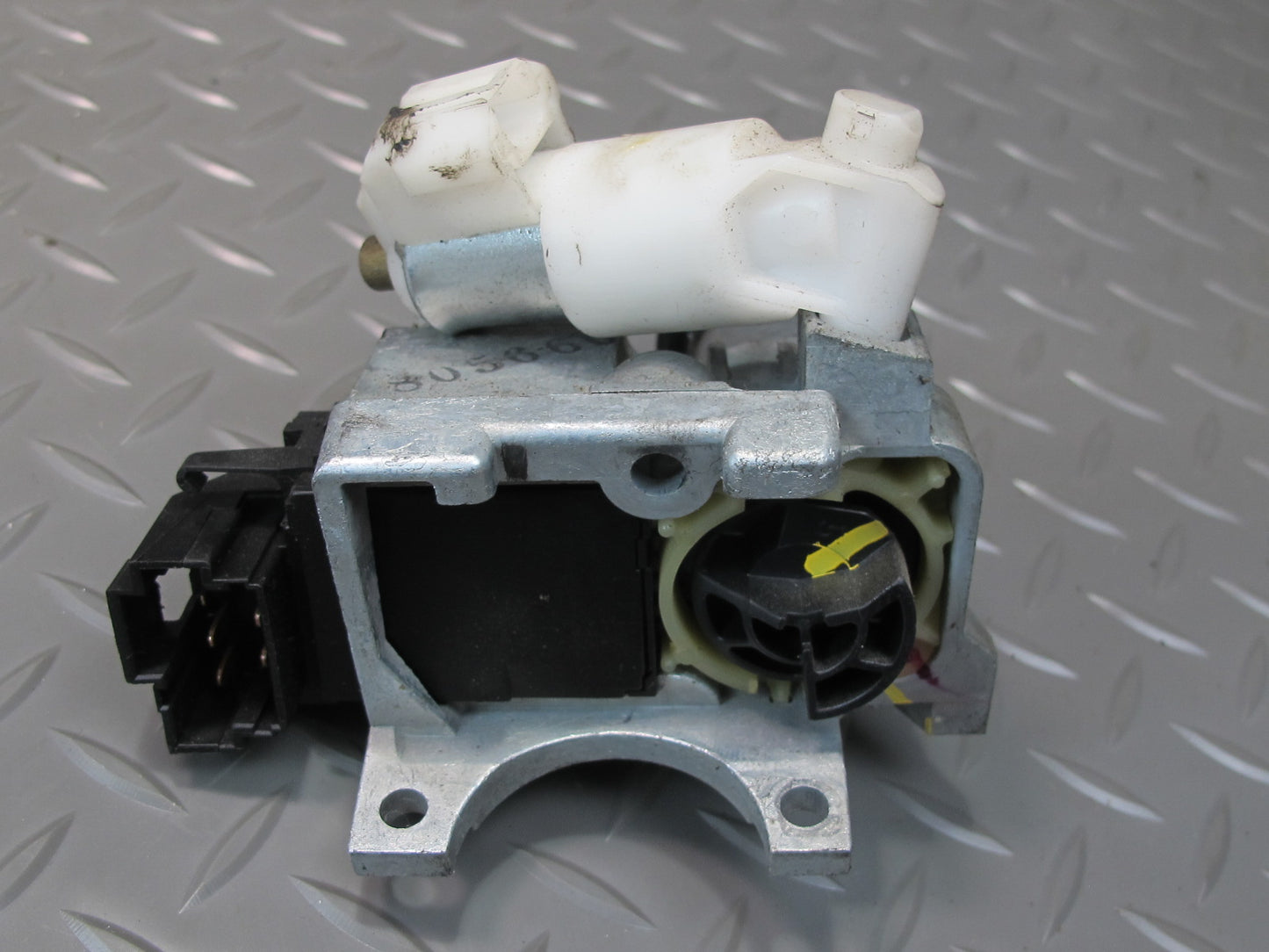 2003-2007 Hummer H2 Ignition Switch KEY Front Left & Right Side Door Handle Set