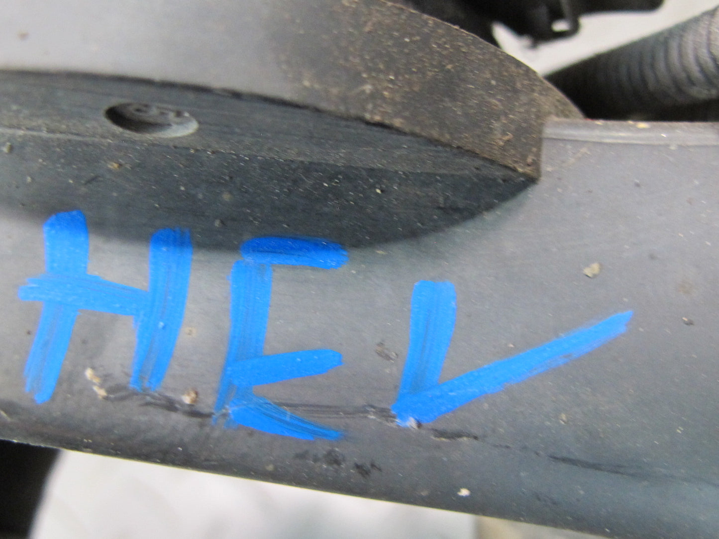 99-03 VW Eurovan T4 Set of 2 High & Low Tone Note Pitch Horn Signal OEM