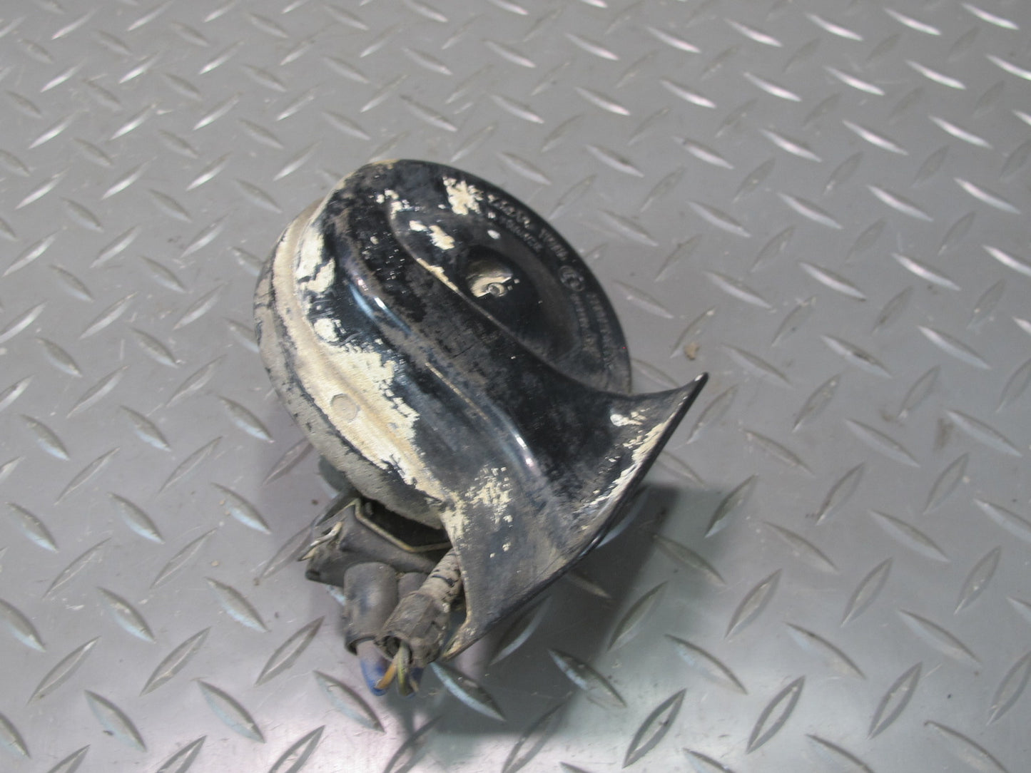 99-03 VW Eurovan T4 Set of 2 High & Low Tone Note Pitch Horn Signal OEM