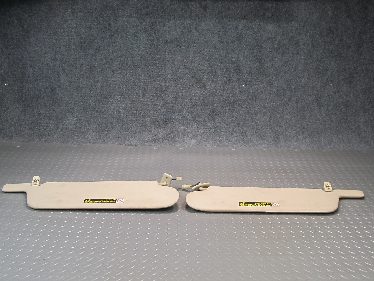 99-03 VW Eurovan T4 Set of 2 Front Left & Right Sun Visor OEM