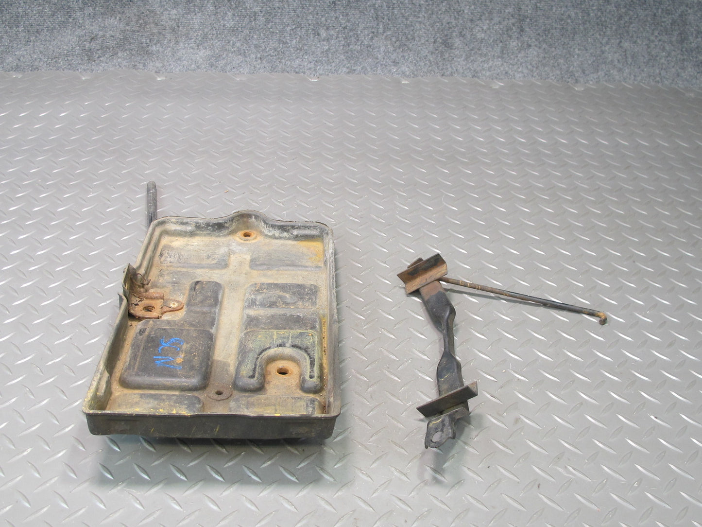 92-00 Lexus JZZ31L SC400 SC300 Battery Tray Holder Bracket Tie Down Set OEM