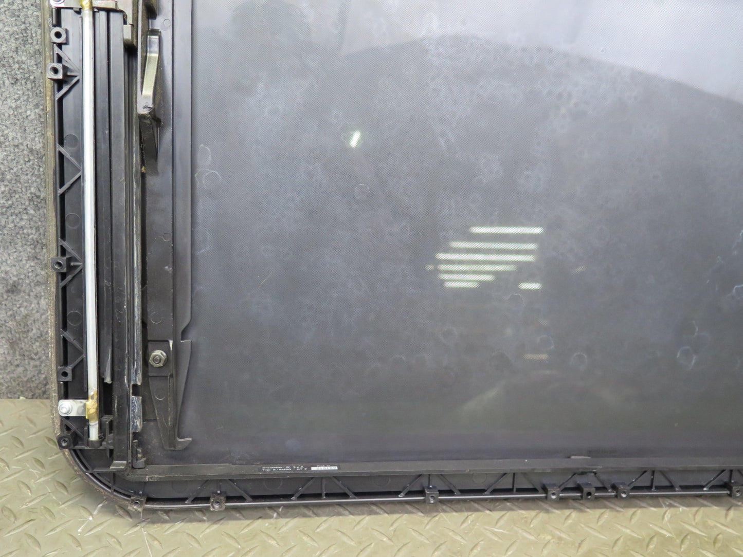 97-03 VW Eurovan T4 Sunroof Glass Window Assembly OEM