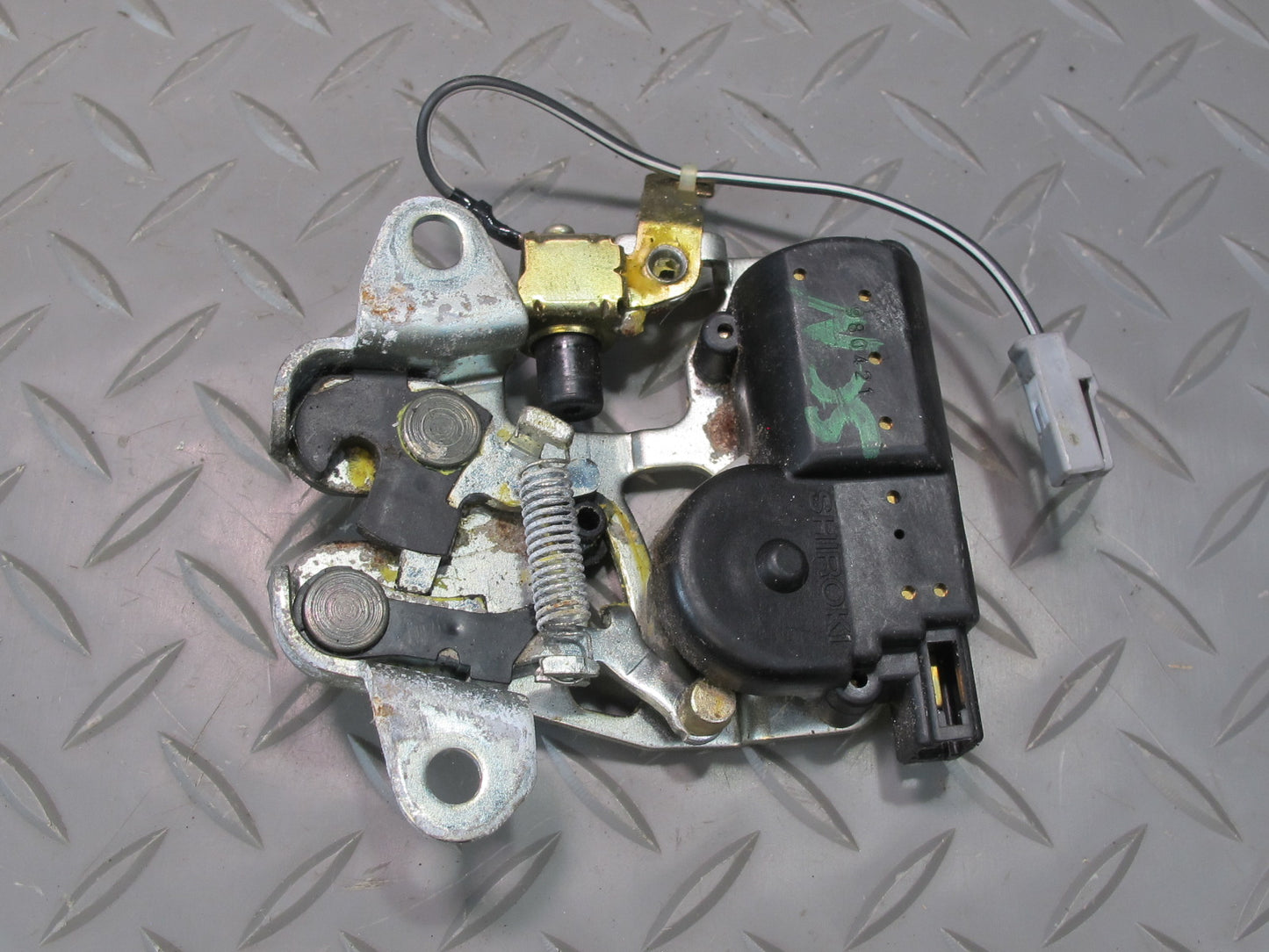 92-00 Lexus JZZ31L SC400 SC300 Rear Trunk Lid Lock Latch Actuator OEM