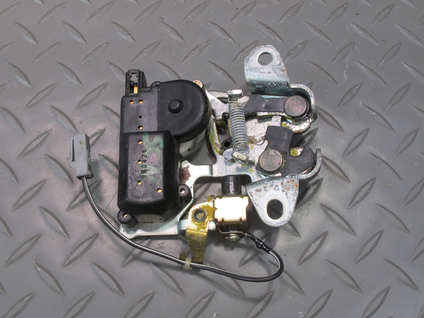 92-00 Lexus JZZ31L SC400 SC300 Rear Trunk Lid Lock Latch Actuator OEM