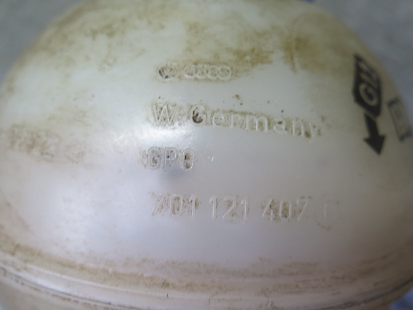 01-03 VW Eurovan T4 2.8L Engine Coolant Expansion Overflow Reservoir Tank OEM