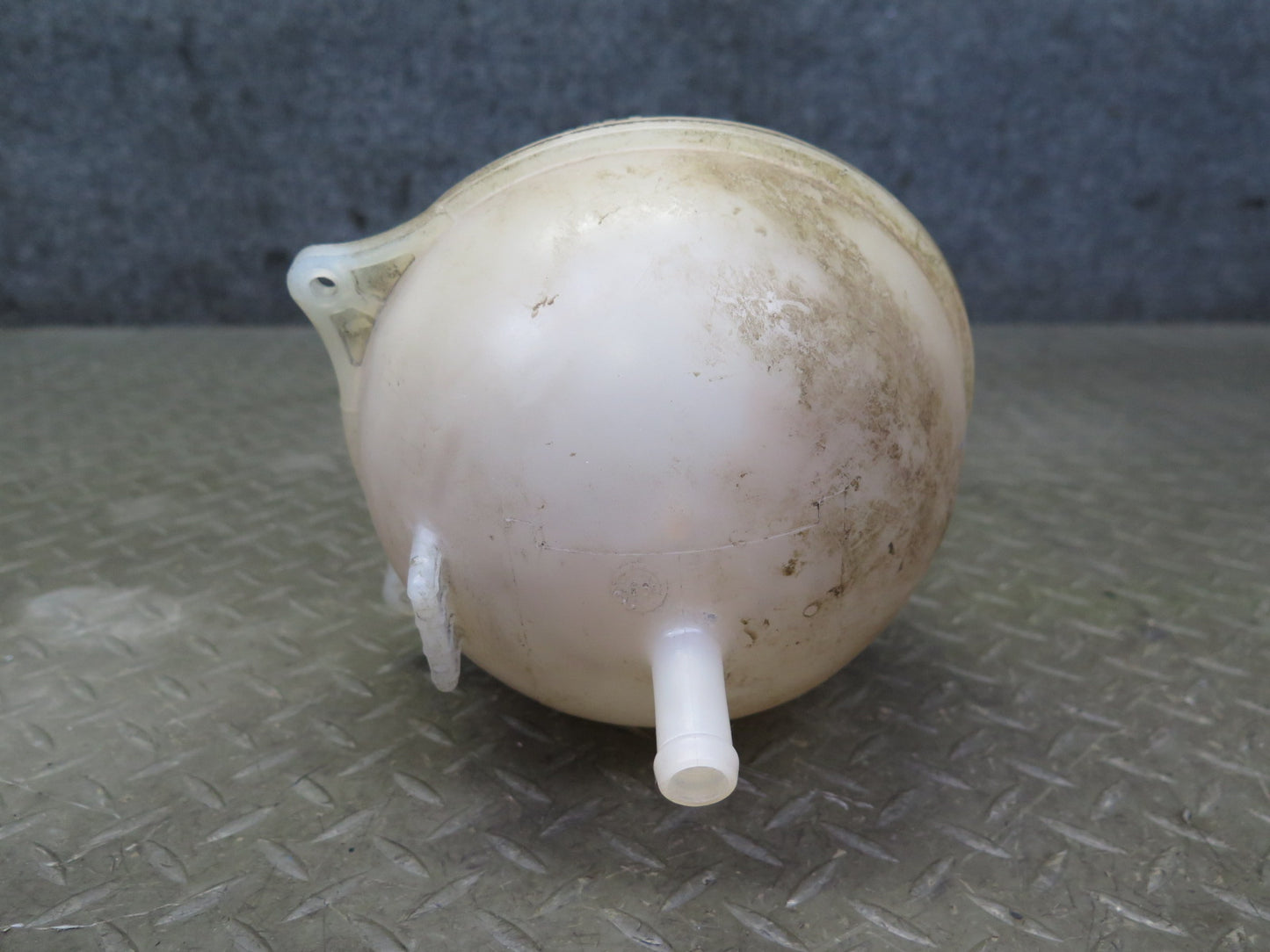 01-03 VW Eurovan T4 2.8L Engine Coolant Expansion Overflow Reservoir Tank OEM