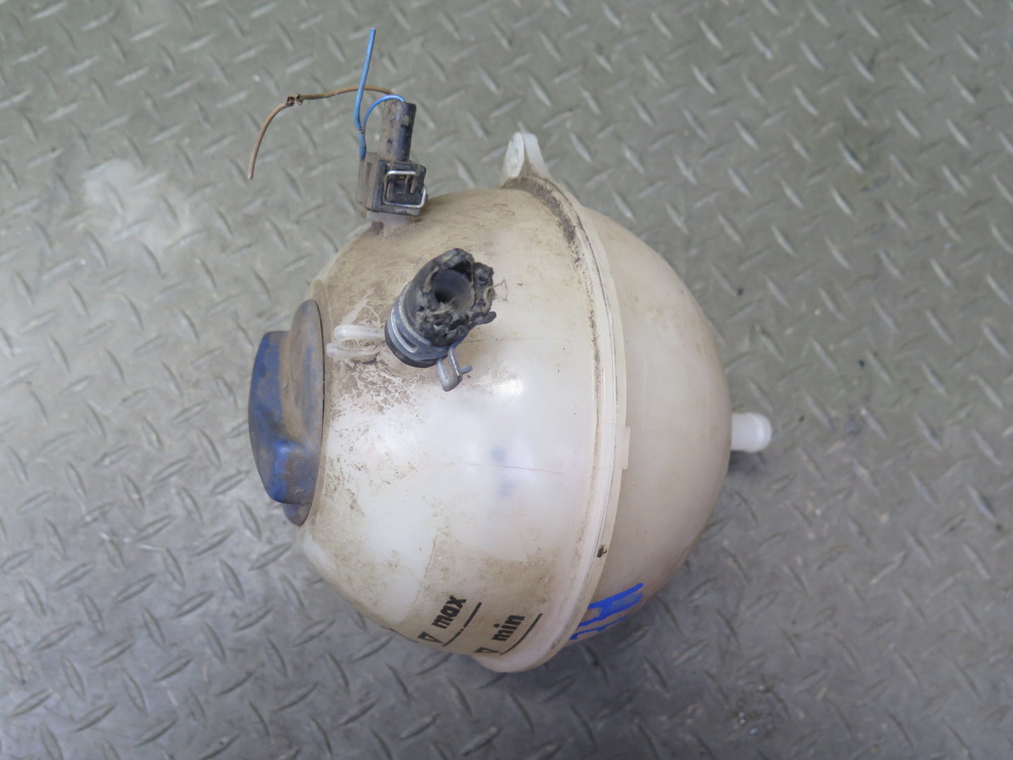 01-03 VW Eurovan T4 2.8L Engine Coolant Expansion Overflow Reservoir Tank OEM