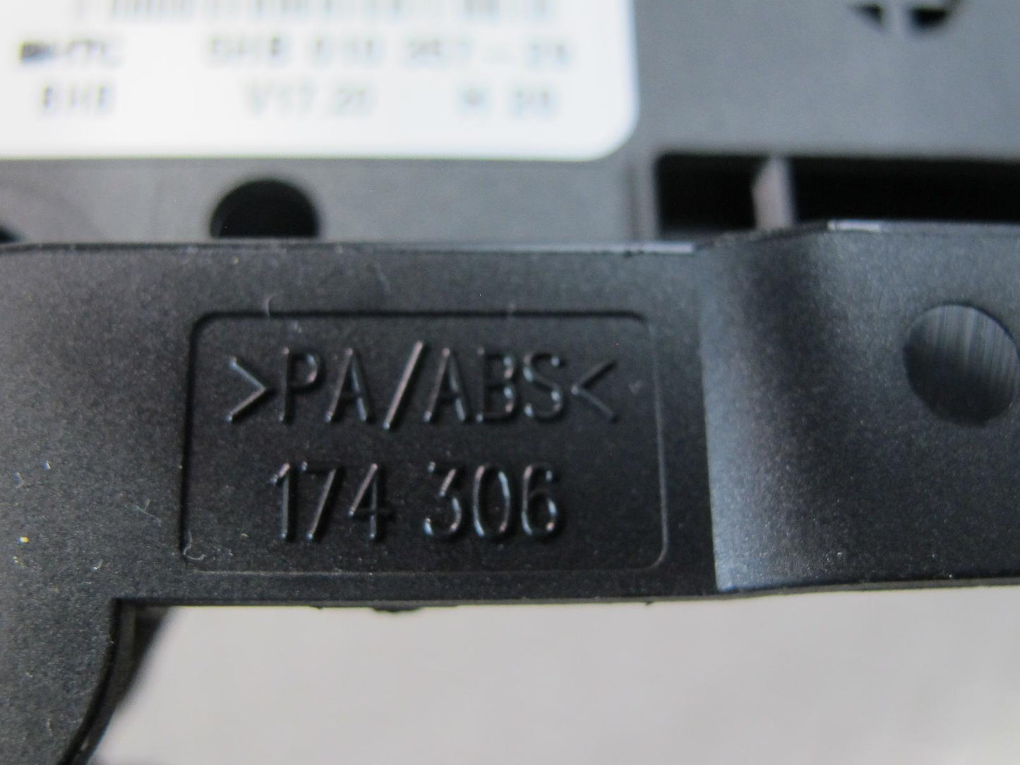 2011-2014 Porsche Cayenne 958 Front A/C Climate Control Temp Switch Unit