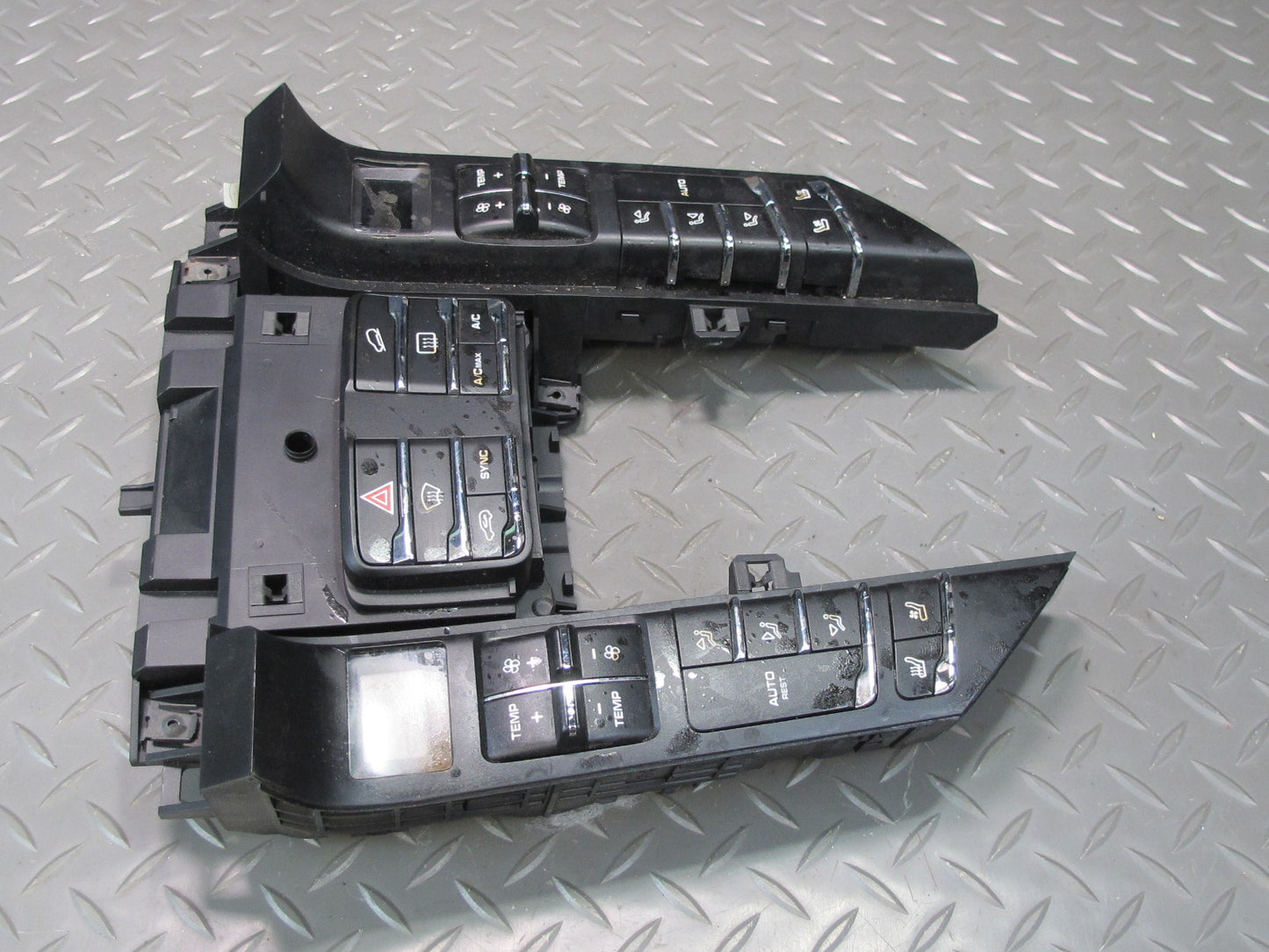 2011-2014 Porsche Cayenne 958 Front A/C Climate Control Temp Switch Unit