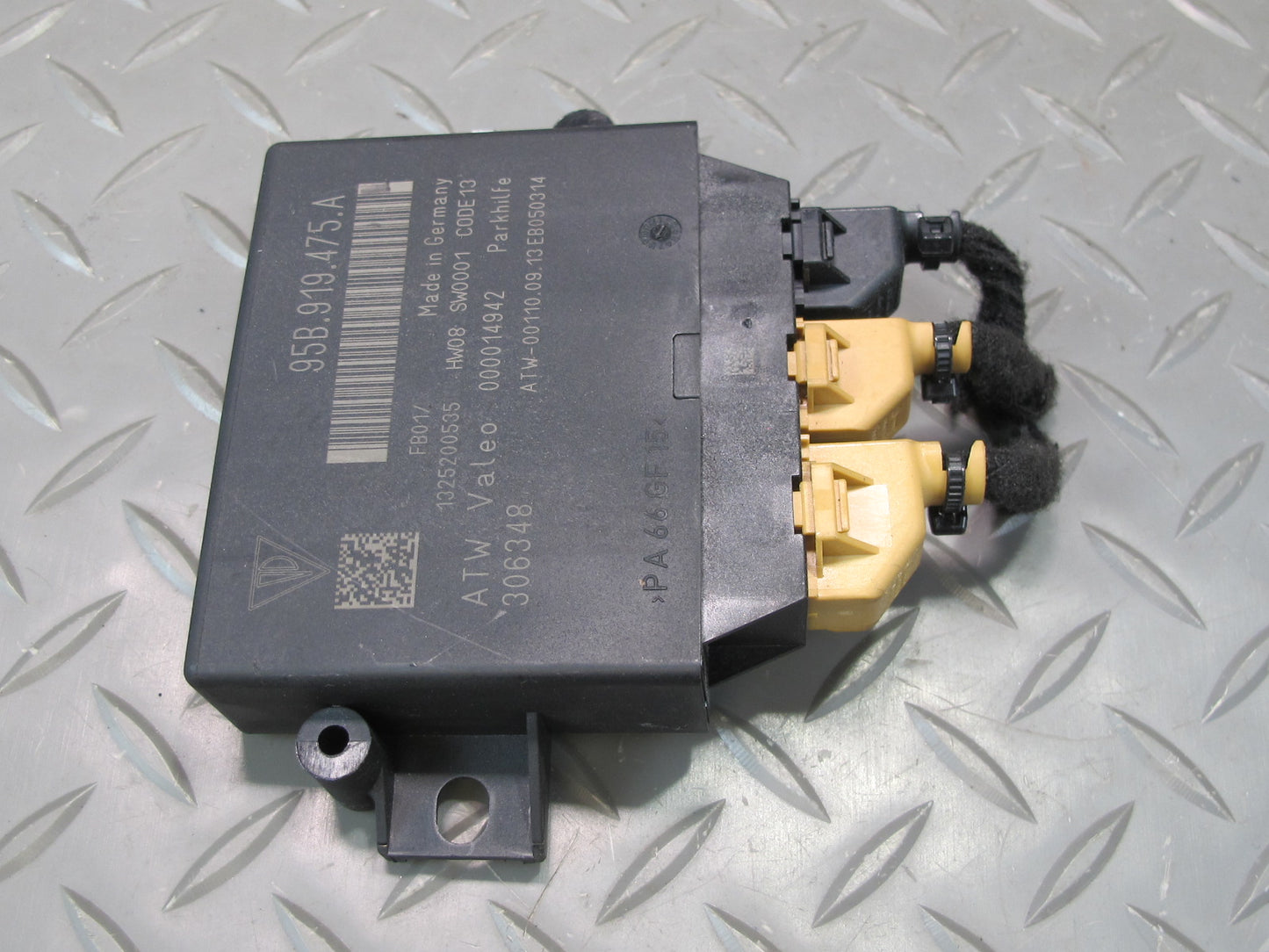 2011-2014 Porsche Cayenne 958  Parking Park Assist Module Unit 95B919475A