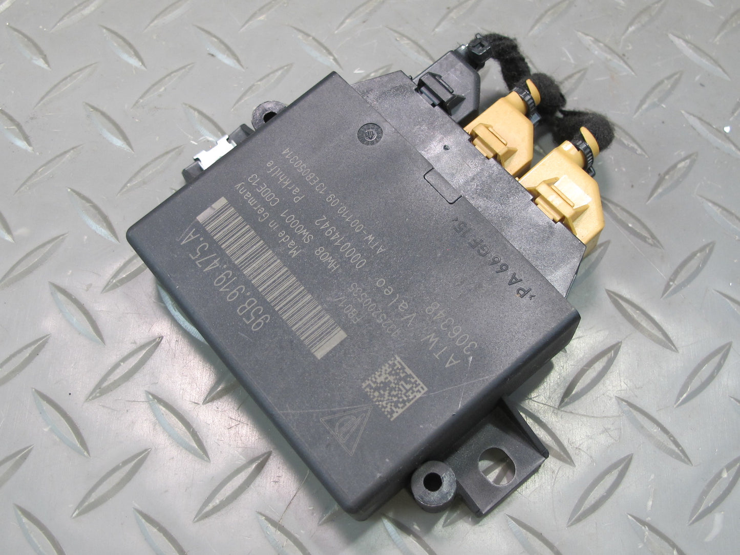 2011-2014 Porsche Cayenne 958  Parking Park Assist Module Unit 95B919475A