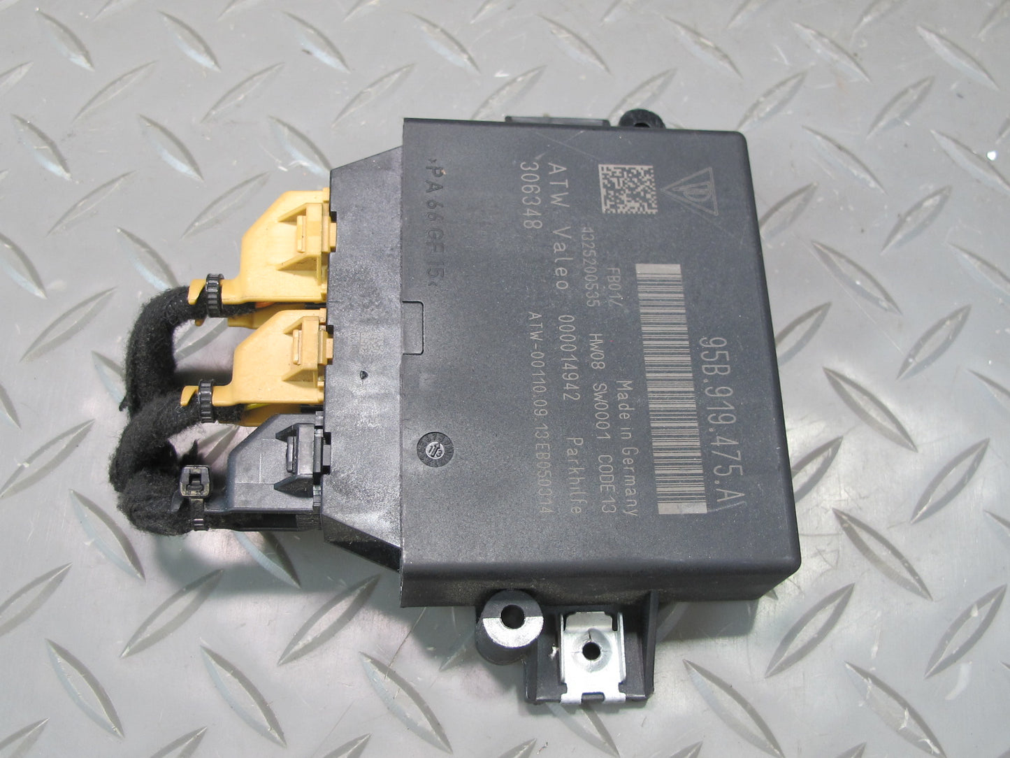 2011-2014 Porsche Cayenne 958  Parking Park Assist Module Unit 95B919475A