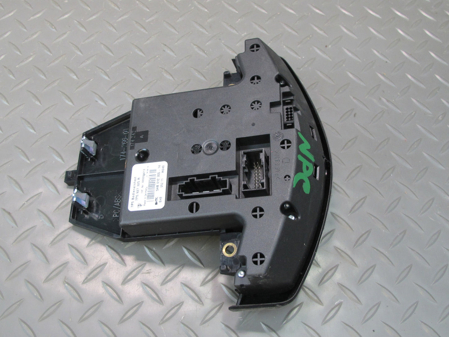 2011-2018 Porsche Cayenne 958 Rear Seat Heat Lock Switch Control Unit Panel