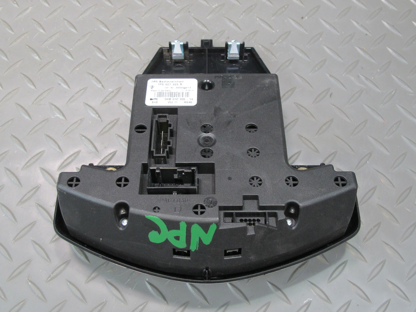 2011-2018 Porsche Cayenne 958 Rear Seat Heat Lock Switch Control Unit Panel