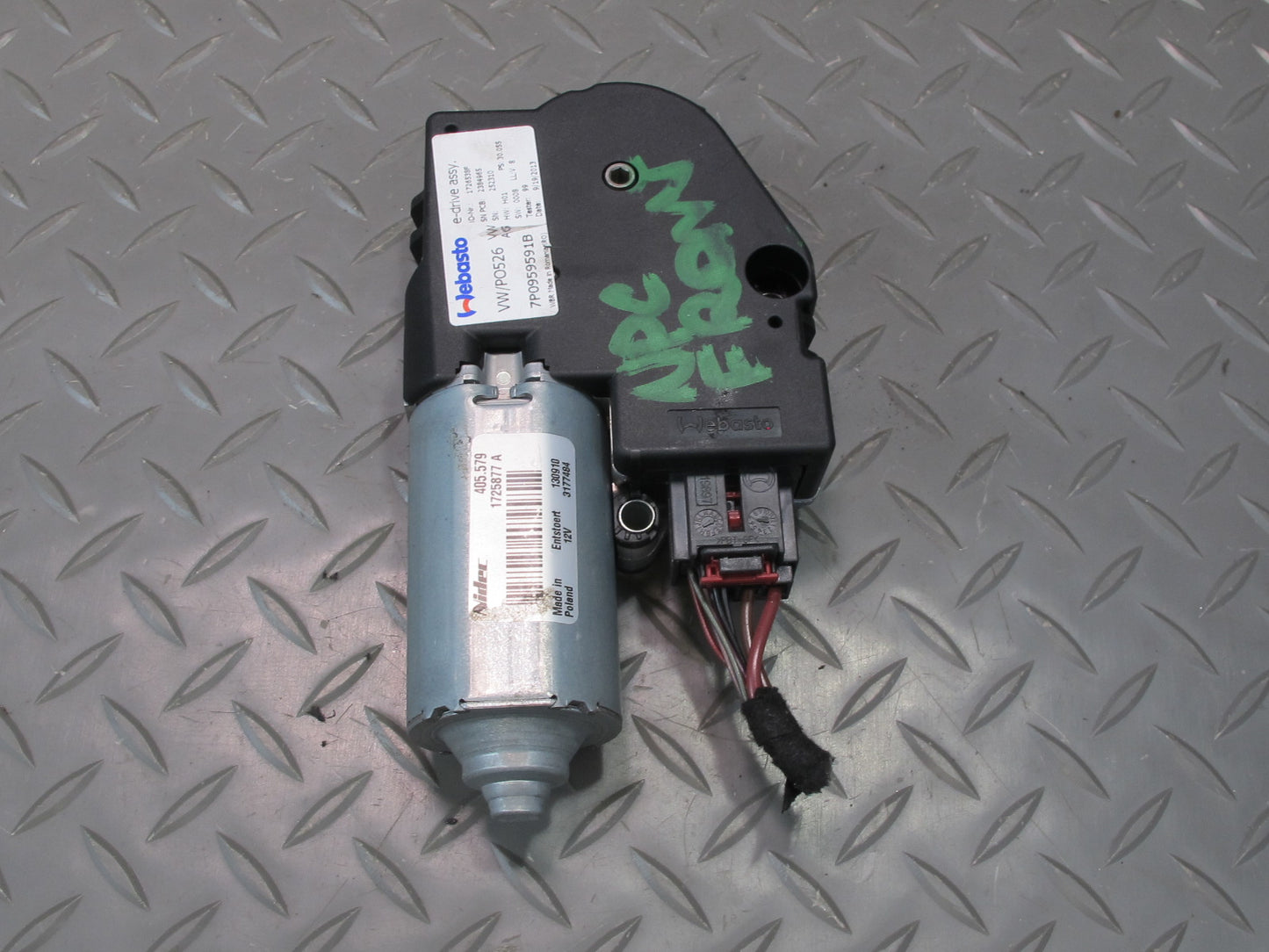 2011-2018 Porsche Cayenne 958 Front Panoramic Sunroof Drive Motor