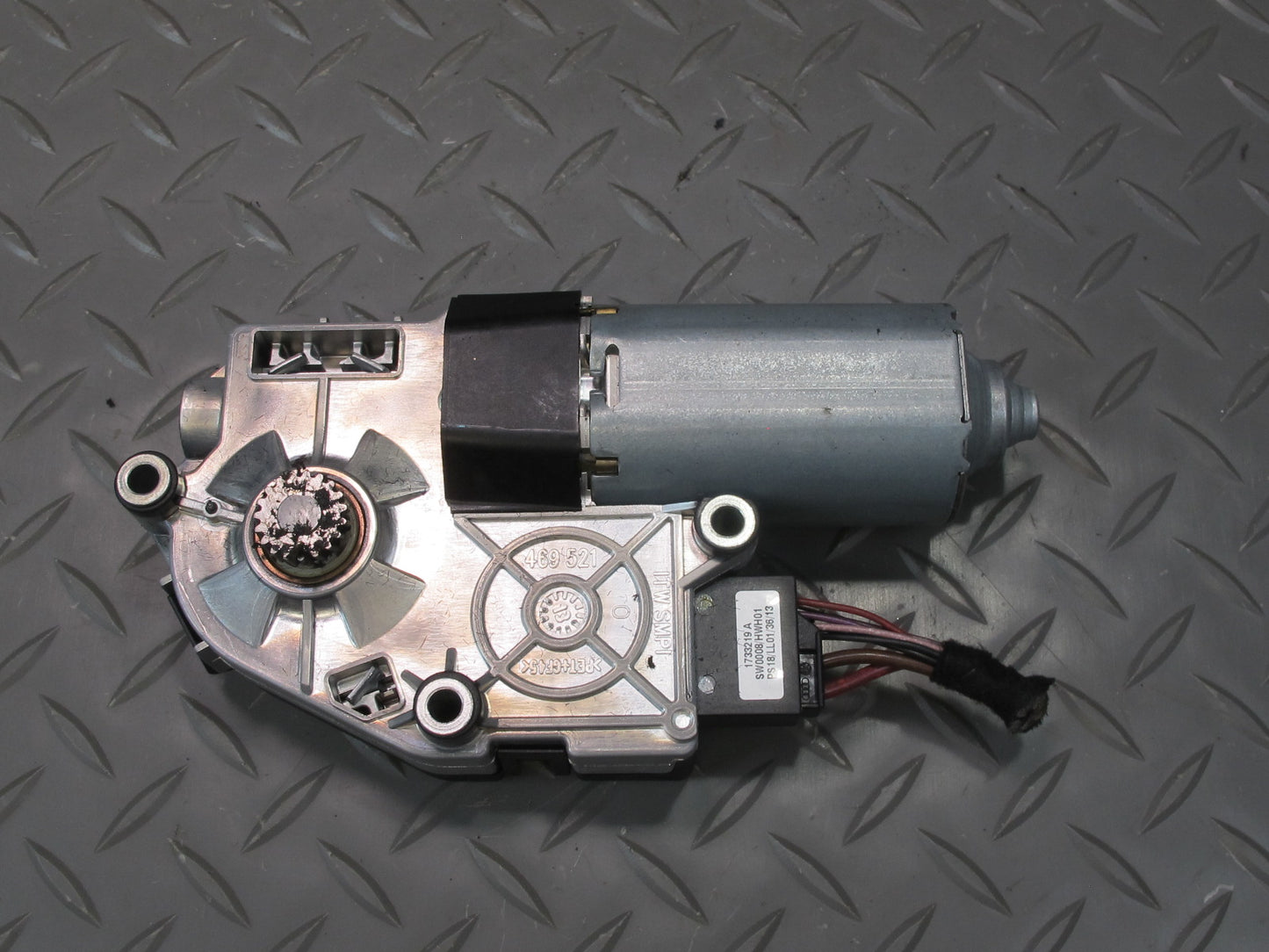 2011-2018 Porsche Cayenne 958 Front Panoramic Sunroof Drive Motor