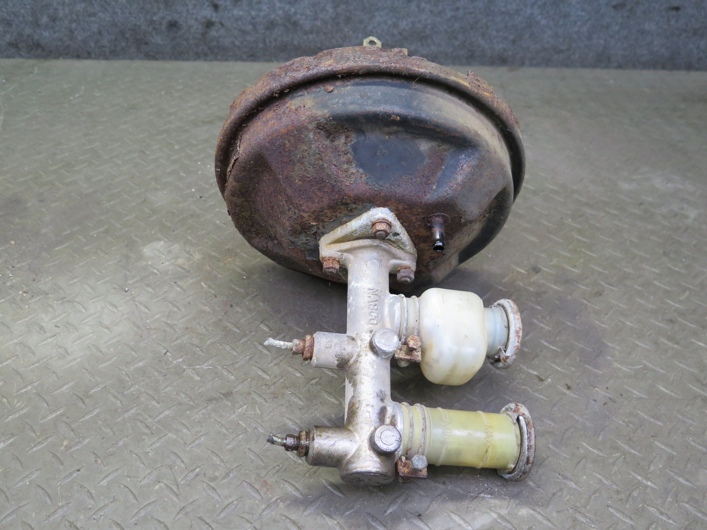 76-78 Datsun S30 280Z 2+2 Brake Master Cylinder Booster Fluid Reservoir Tank OEM