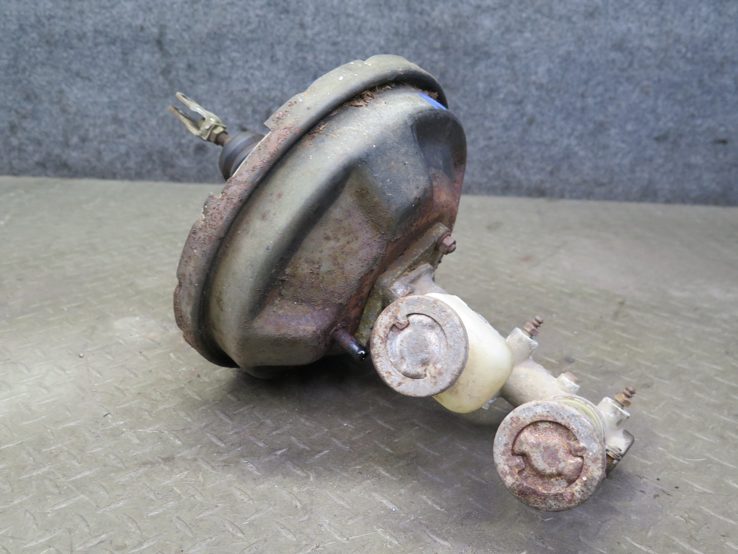 76-78 Datsun S30 280Z 2+2 Brake Master Cylinder Booster Fluid Reservoir Tank OEM