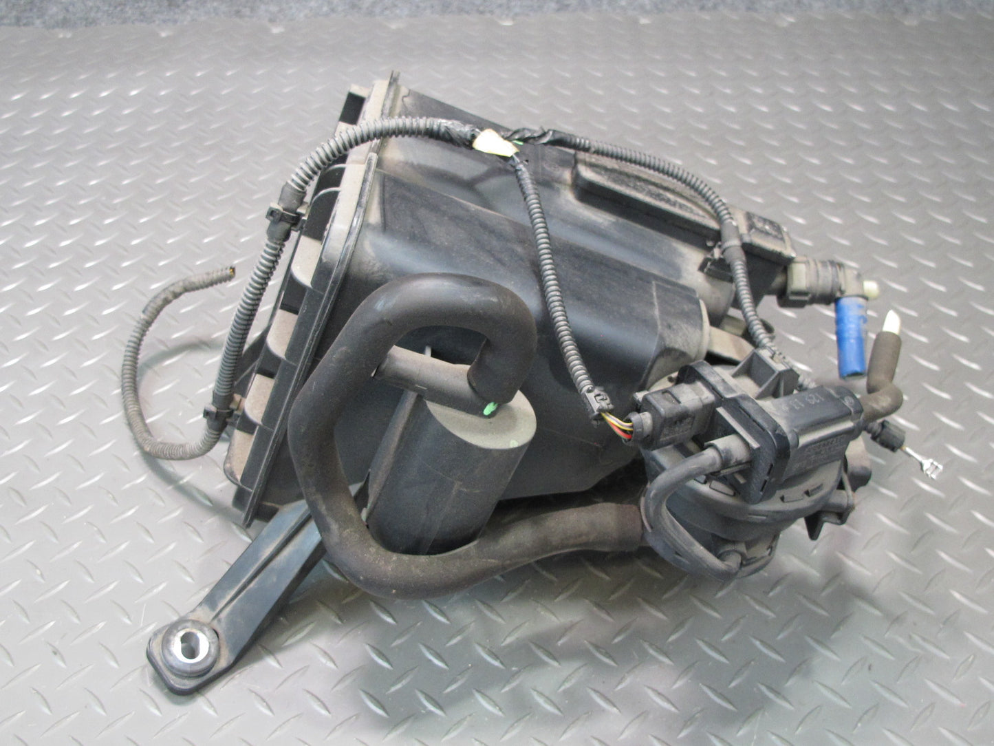 2011-2018 Porsche Cayenne 958 Fuel Vapor Evaporator Charcoal Emission Canister