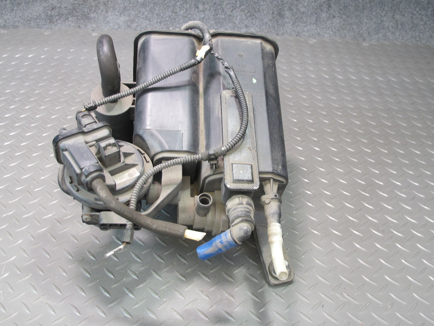 2011-2018 Porsche Cayenne 958 Fuel Vapor Evaporator Charcoal Emission Canister