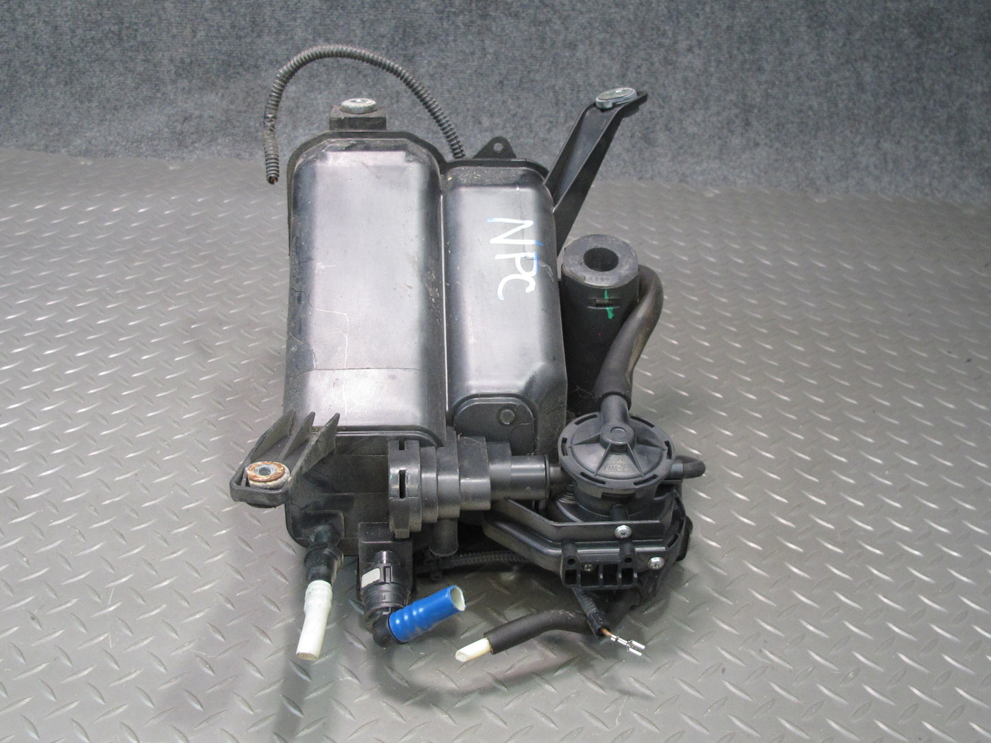 2011-2018 Porsche Cayenne 958 Fuel Vapor Evaporator Charcoal Emission Canister