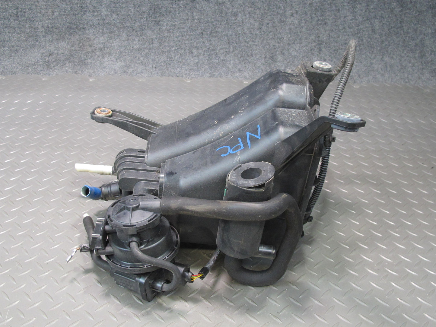 2011-2018 Porsche Cayenne 958 Fuel Vapor Evaporator Charcoal Emission Canister