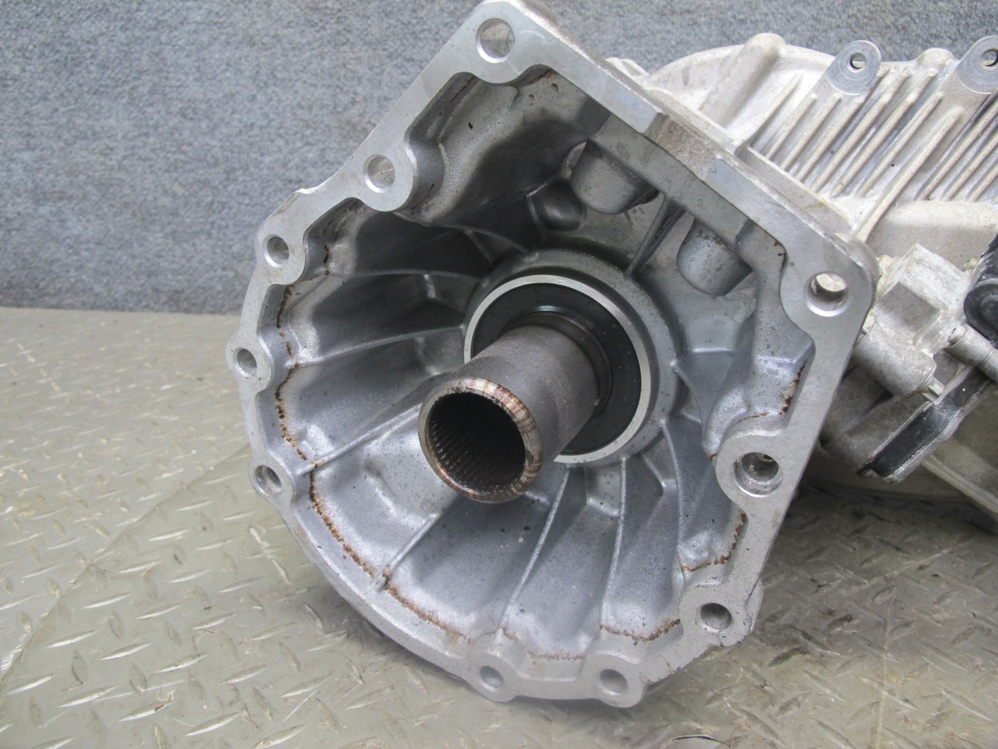 2011-2014 Porsche Cayenne S 958 4.8L AWD Transmission Transfer Case Box w Motor