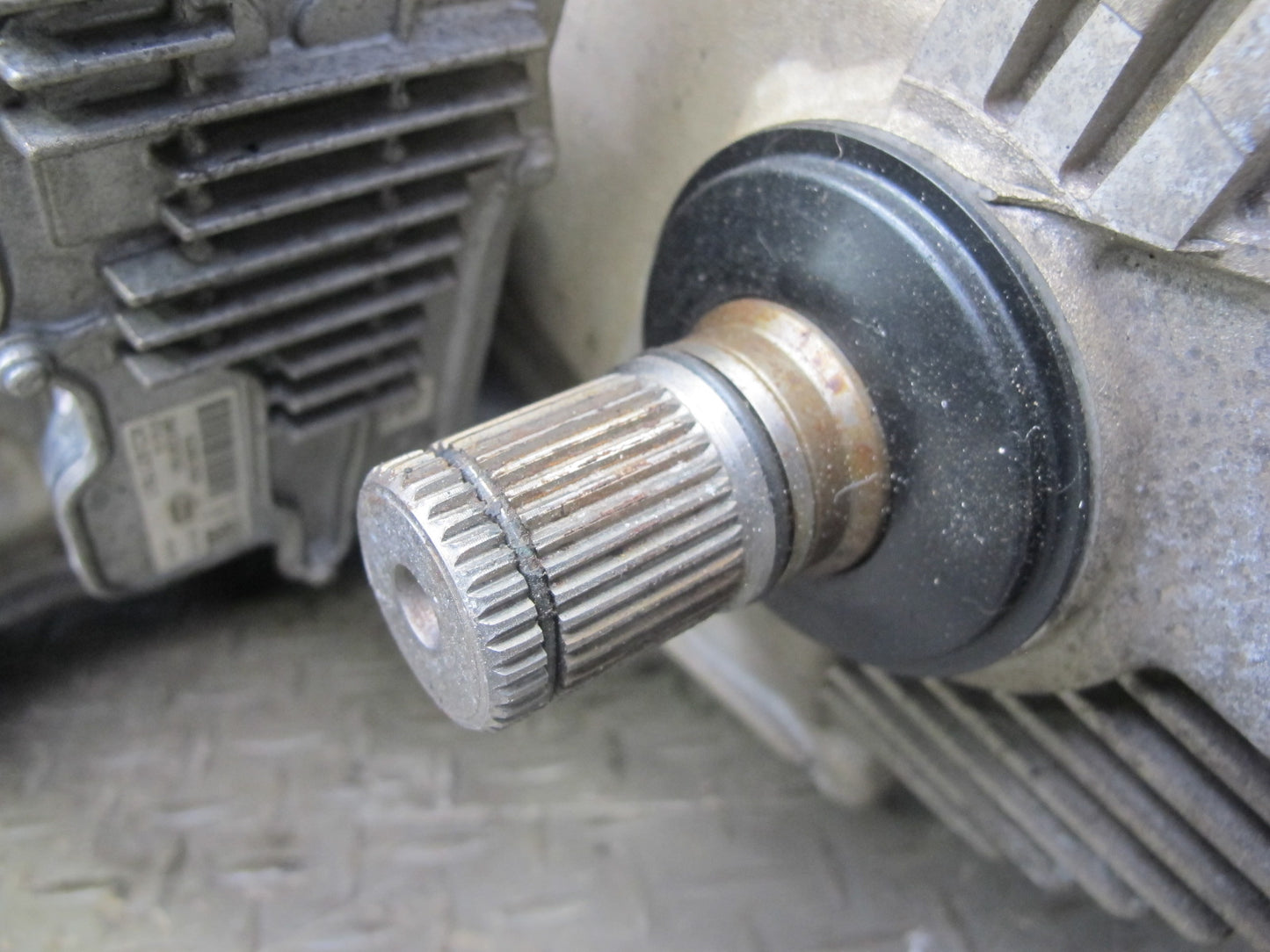 2011-2014 Porsche Cayenne S 958 4.8L AWD Transmission Transfer Case Box w Motor