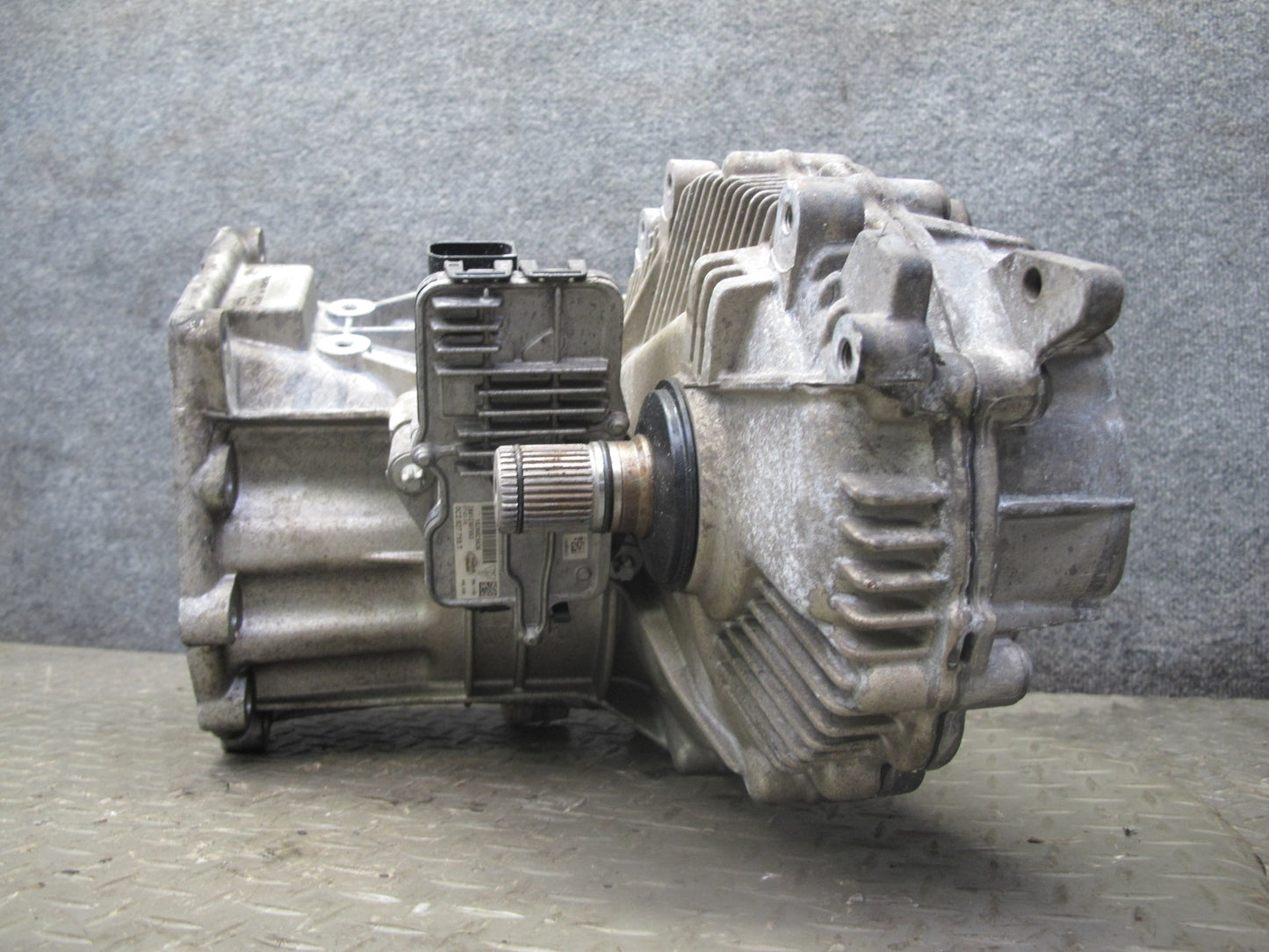 2011-2014 Porsche Cayenne S 958 4.8L AWD Transmission Transfer Case Box w Motor