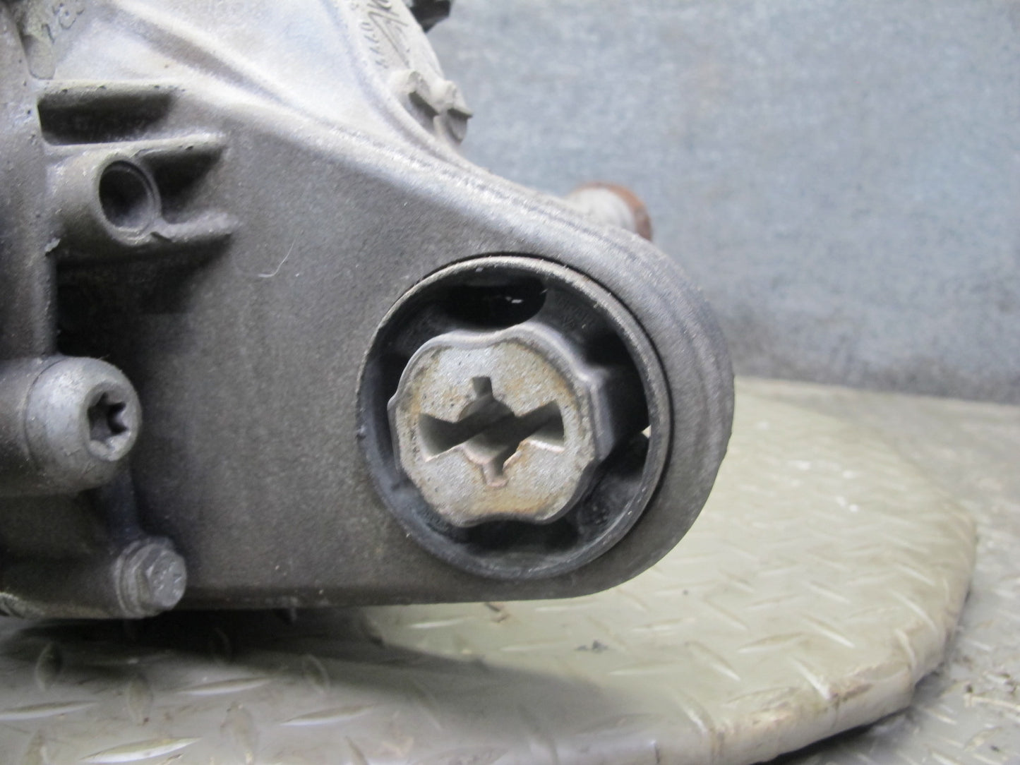 2011-2014 Porsche Cayenne 958 4.8L Turbo Front Axle Differential Carrier 2.92