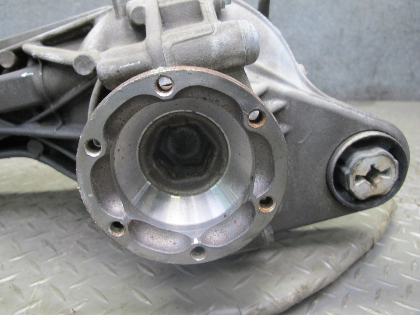 2011-2014 Porsche Cayenne 958 4.8L Turbo Front Axle Differential Carrier 2.92