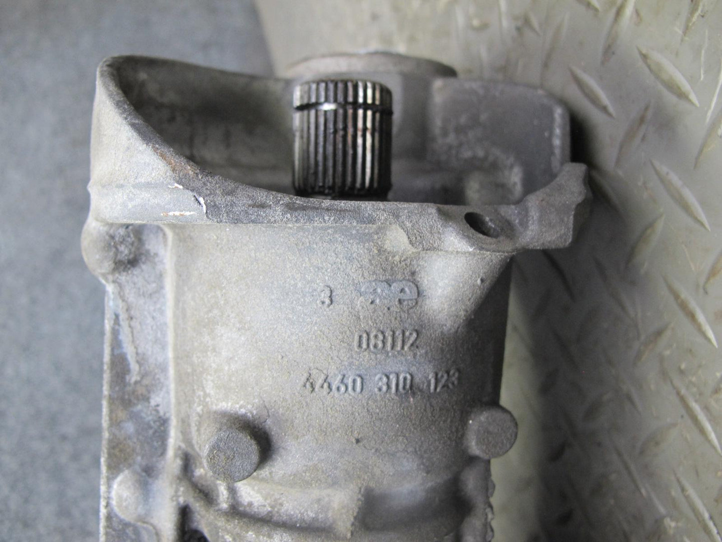 2011-2014 Porsche Cayenne 958 4.8L Turbo Front Axle Differential Carrier 2.92