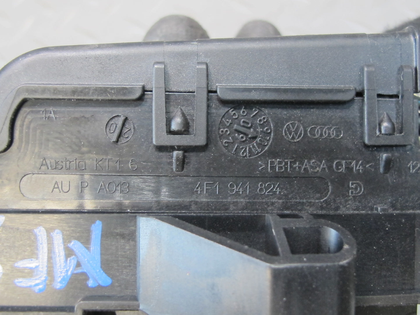 09-16 Audi B8 A5 S5 Fuse Relay Box w Holder OEM