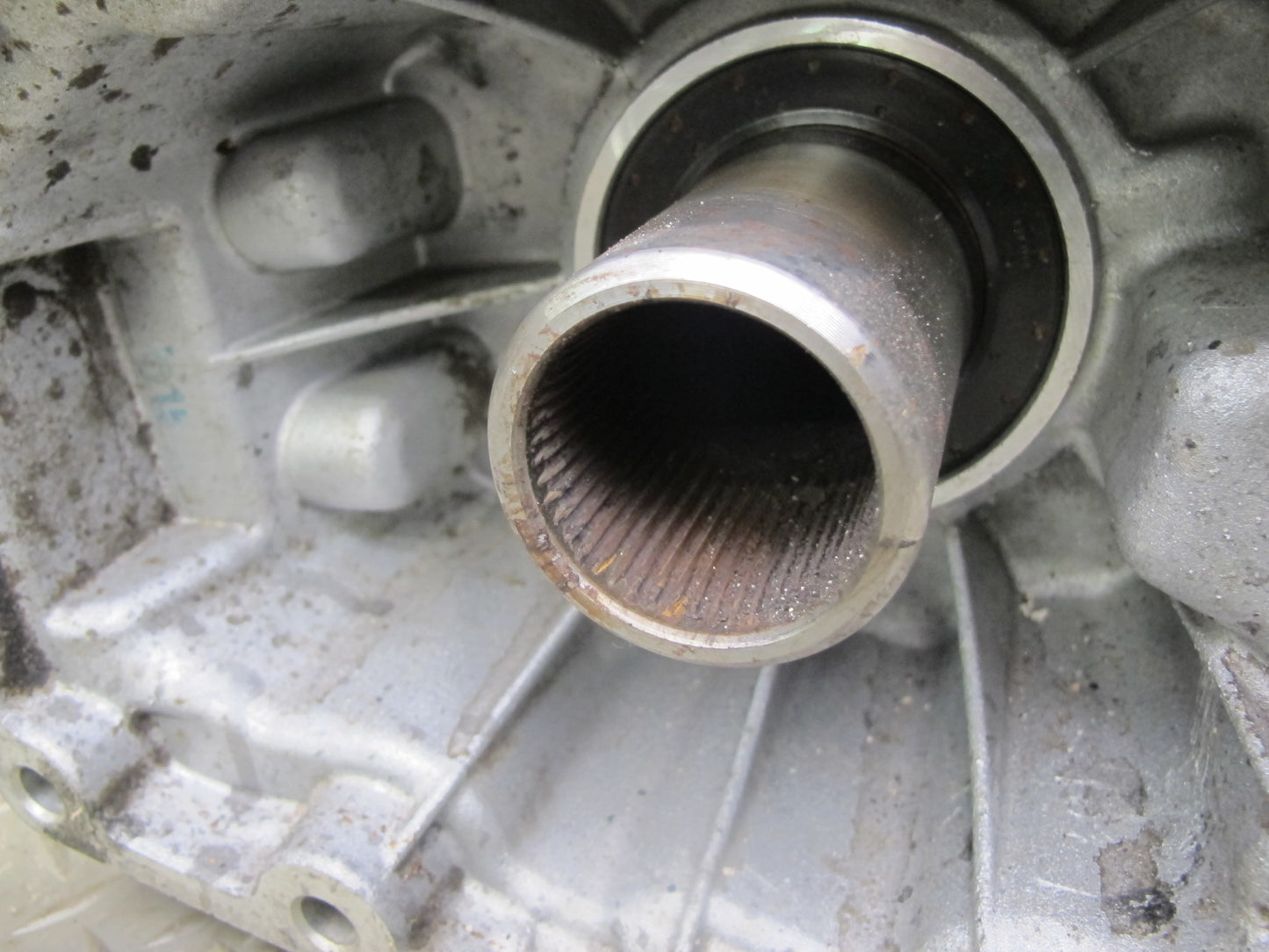 11-14 Porsche Cayenne 958 4.8L Turbo AWD Transmission Transfer Case Box W/ Motor