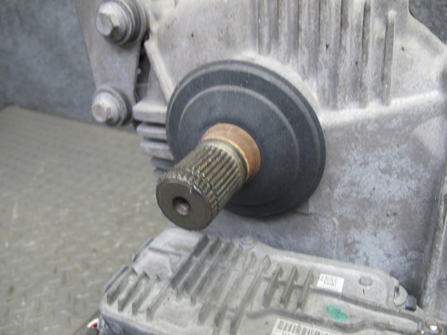 11-14 Porsche Cayenne 958 4.8L Turbo AWD Transmission Transfer Case Box W/ Motor