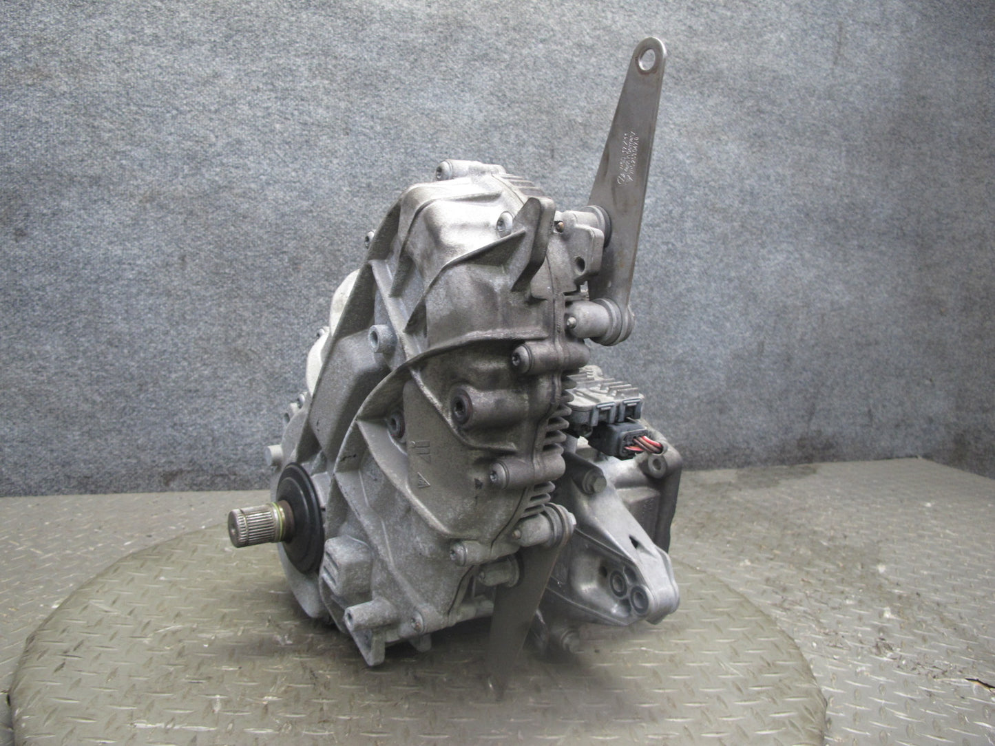 11-14 Porsche Cayenne 958 4.8L Turbo AWD Transmission Transfer Case Box W/ Motor