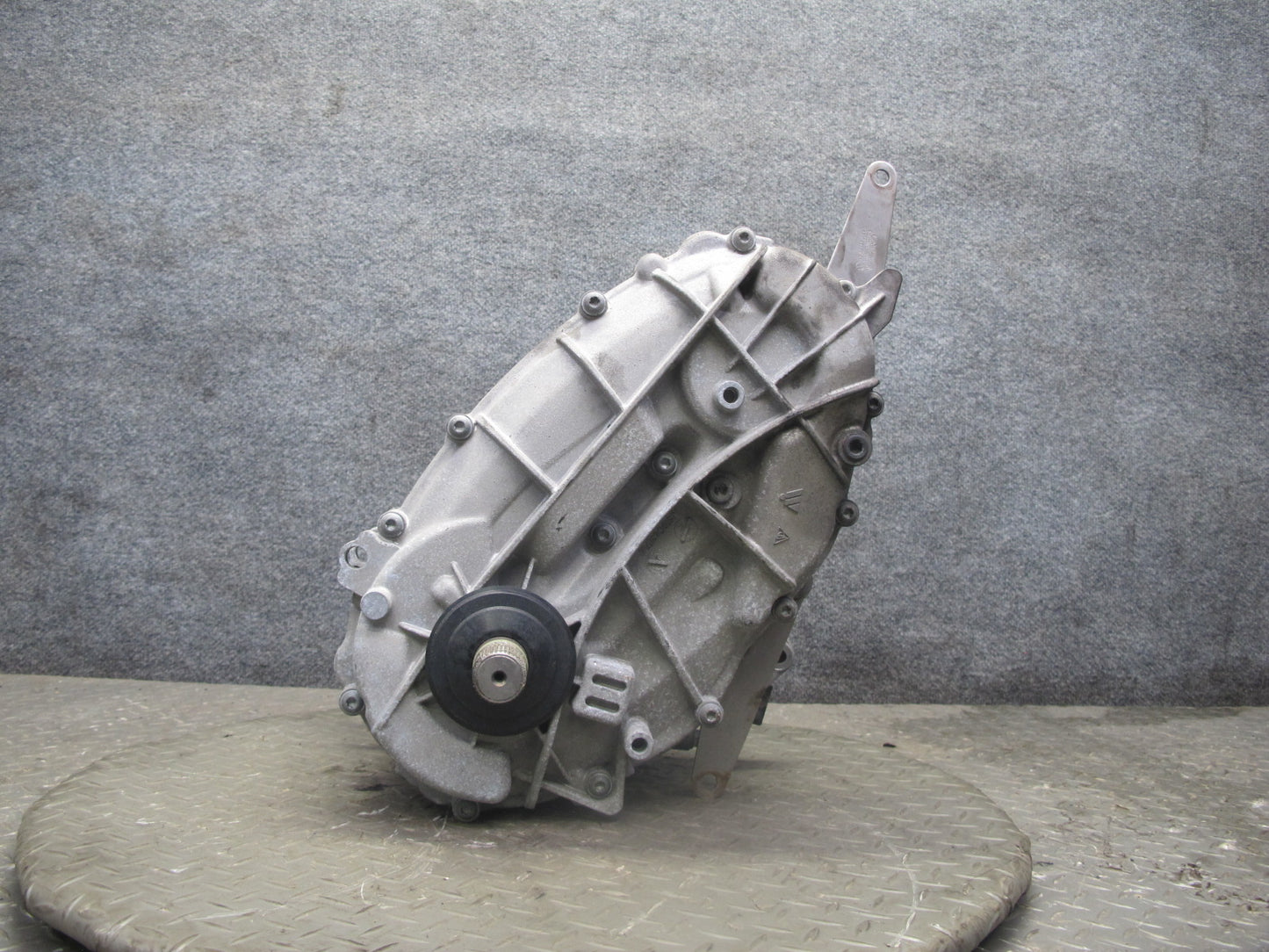 11-14 Porsche Cayenne 958 4.8L Turbo AWD Transmission Transfer Case Box W/ Motor