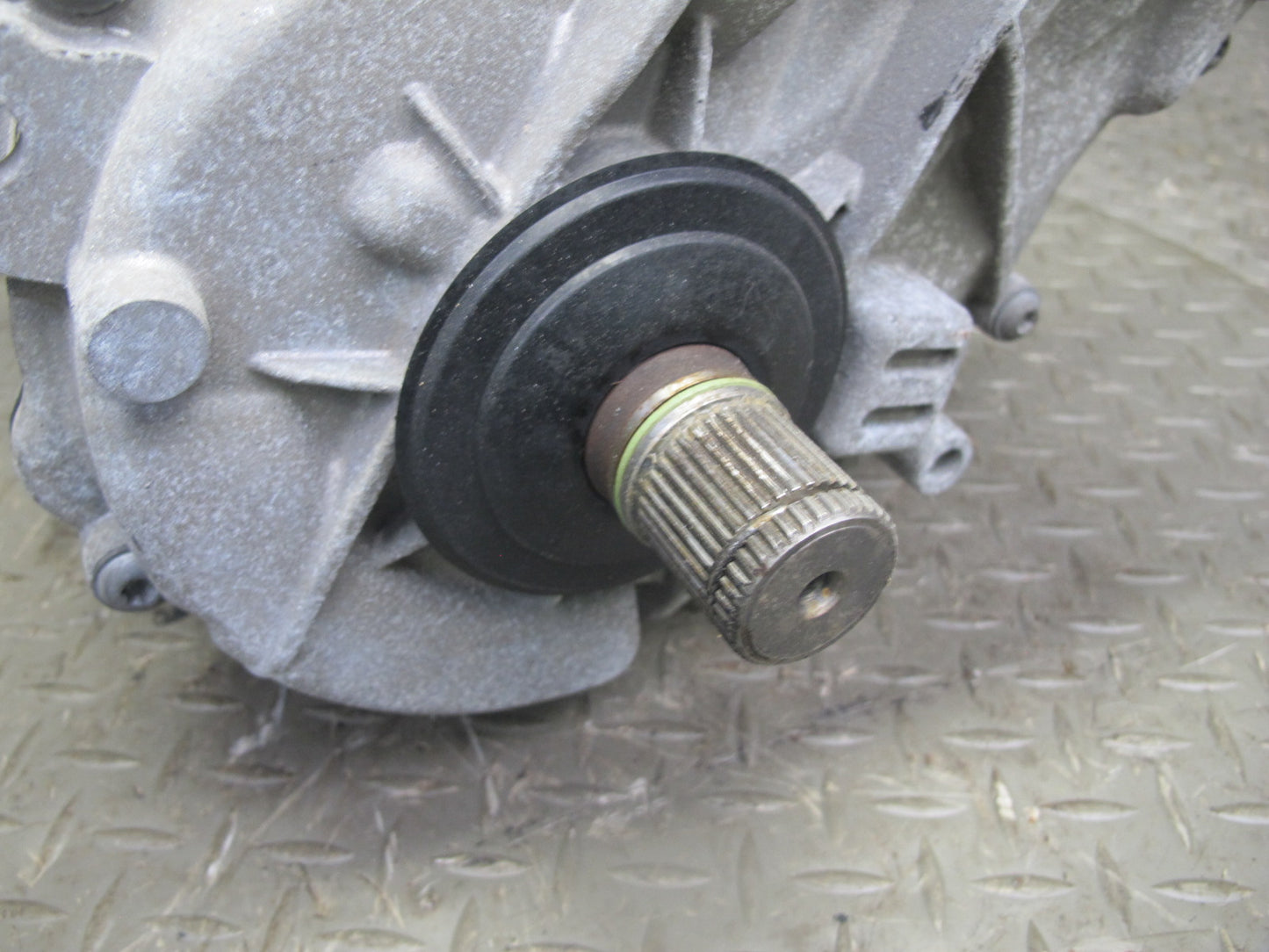 11-14 Porsche Cayenne 958 4.8L Turbo AWD Transmission Transfer Case Box W/ Motor