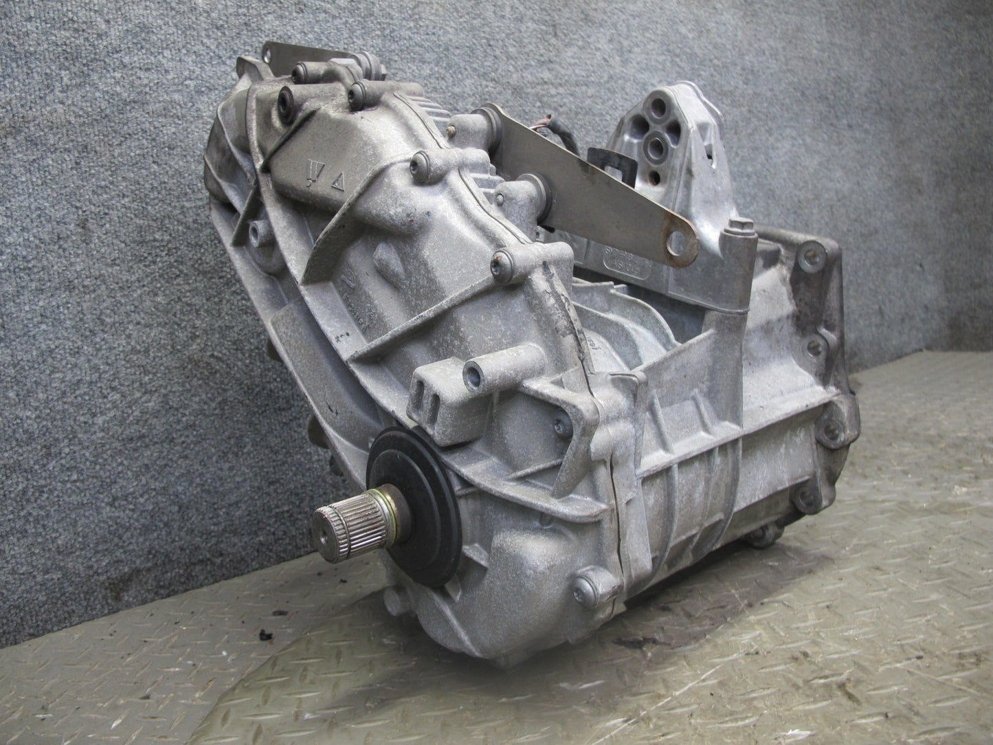 11-14 Porsche Cayenne 958 4.8L Turbo AWD Transmission Transfer Case Box W/ Motor