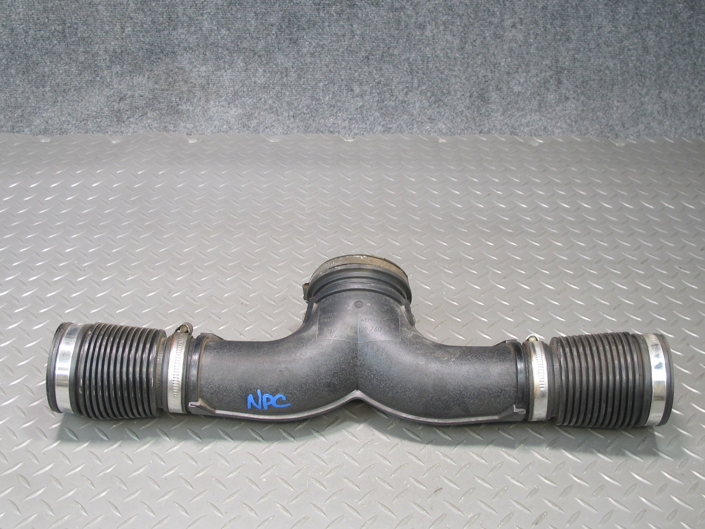 2011-2014 Porsche Cayenne S 958 4.8L Engine Air Intake Duct Hose Tube Pipe