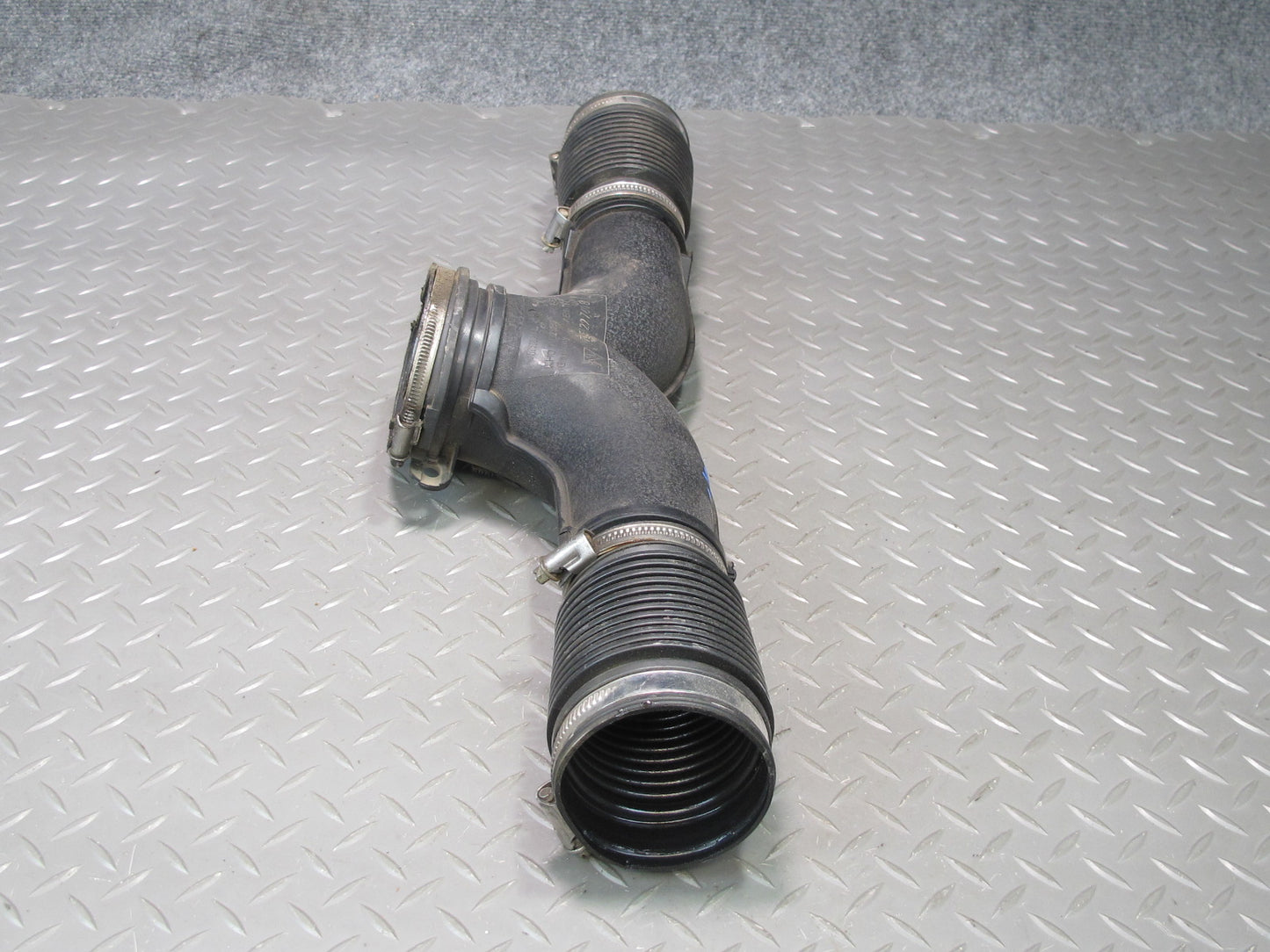 2011-2014 Porsche Cayenne S 958 4.8L Engine Air Intake Duct Hose Tube Pipe