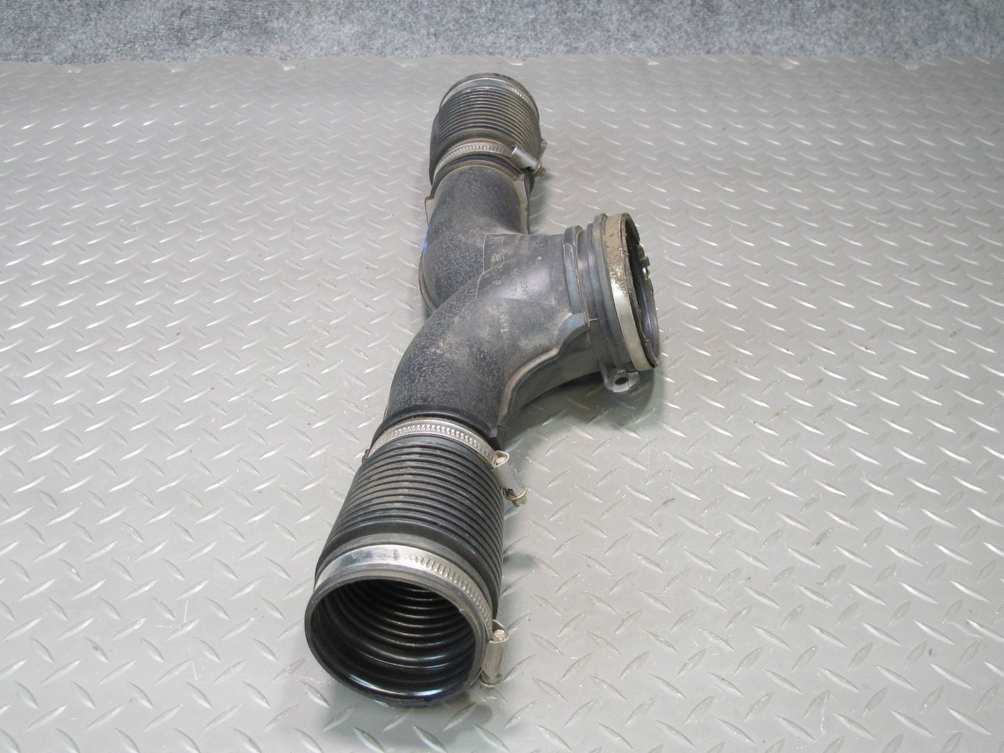 2011-2014 Porsche Cayenne S 958 4.8L Engine Air Intake Duct Hose Tube Pipe