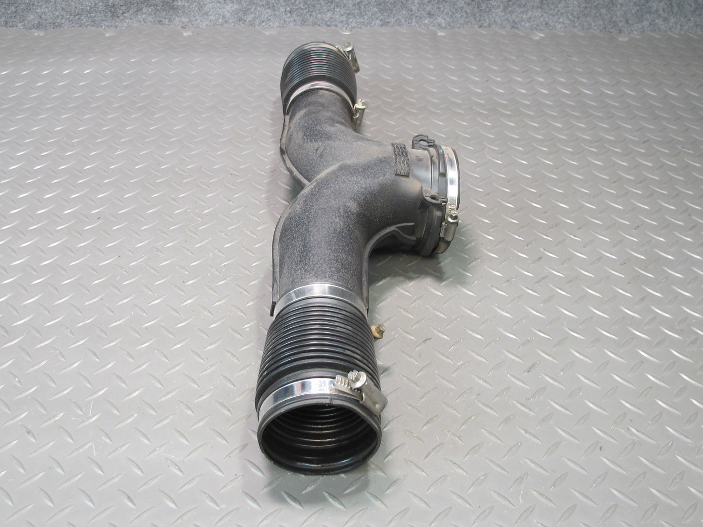 2011-2014 Porsche Cayenne S 958 4.8L Engine Air Intake Duct Hose Tube Pipe